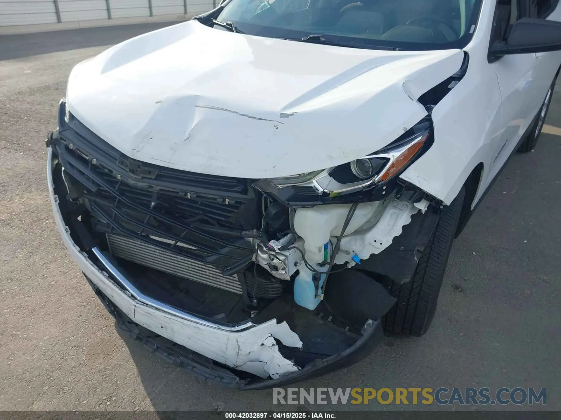 6 Photograph of a damaged car 2GNAXHEV8K6171888 CHEVROLET EQUINOX 2019