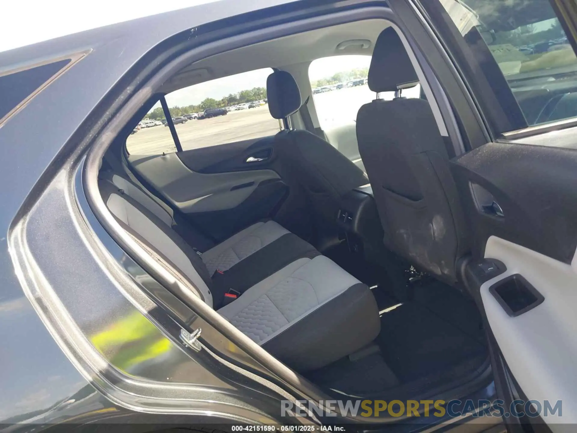 8 Photograph of a damaged car 2GNAXHEV8K6199397 CHEVROLET EQUINOX 2019