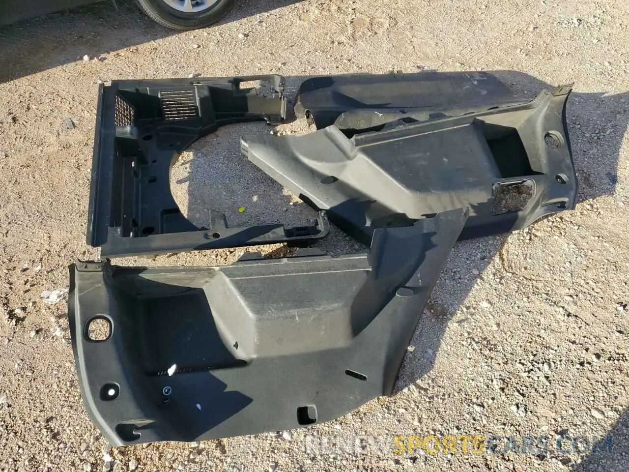 13 Photograph of a damaged car 2GNAXHEV8K6227957 CHEVROLET EQUINOX 2019