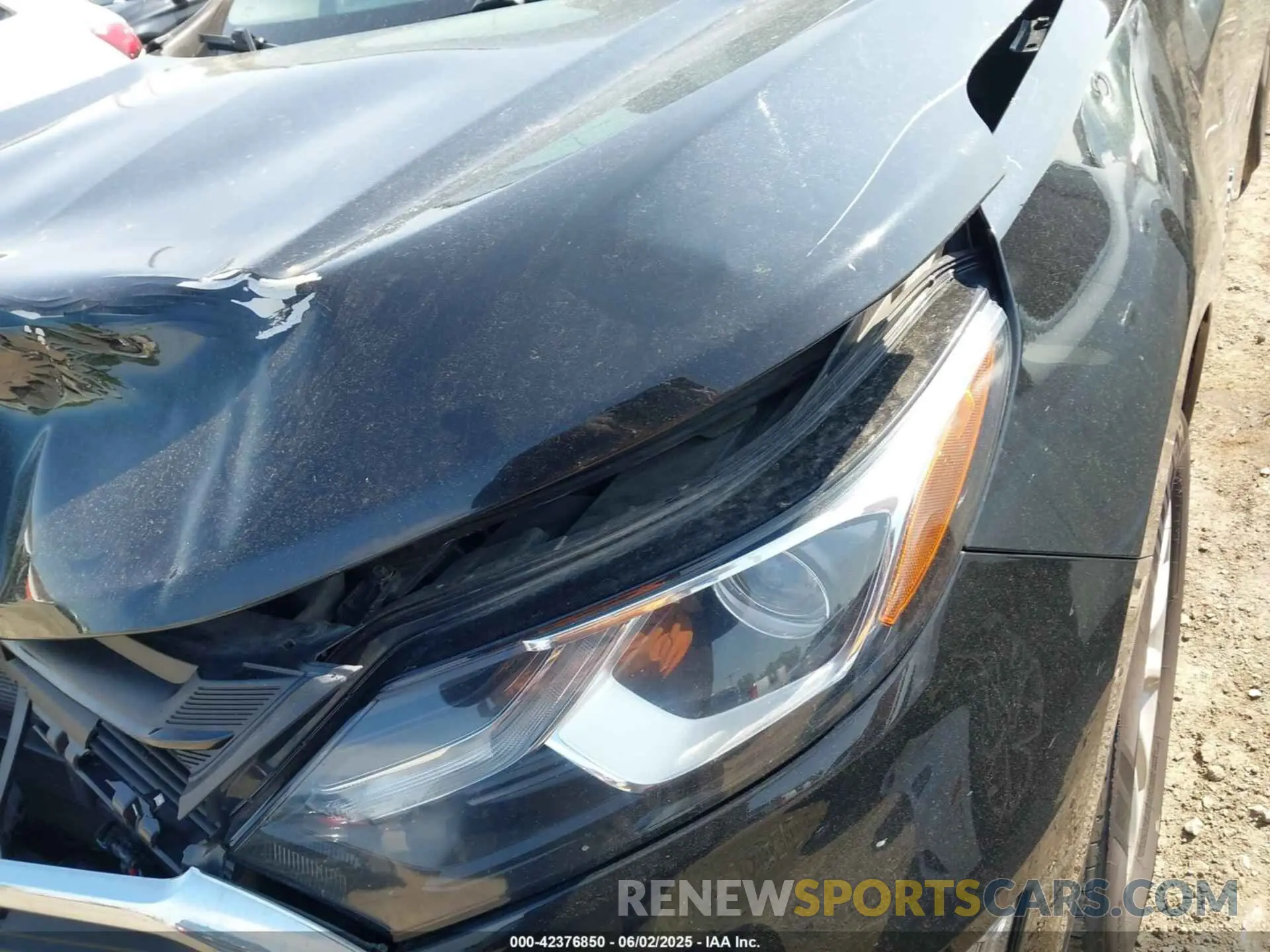 18 Photograph of a damaged car 2GNAXHEV8K6246413 CHEVROLET EQUINOX 2019
