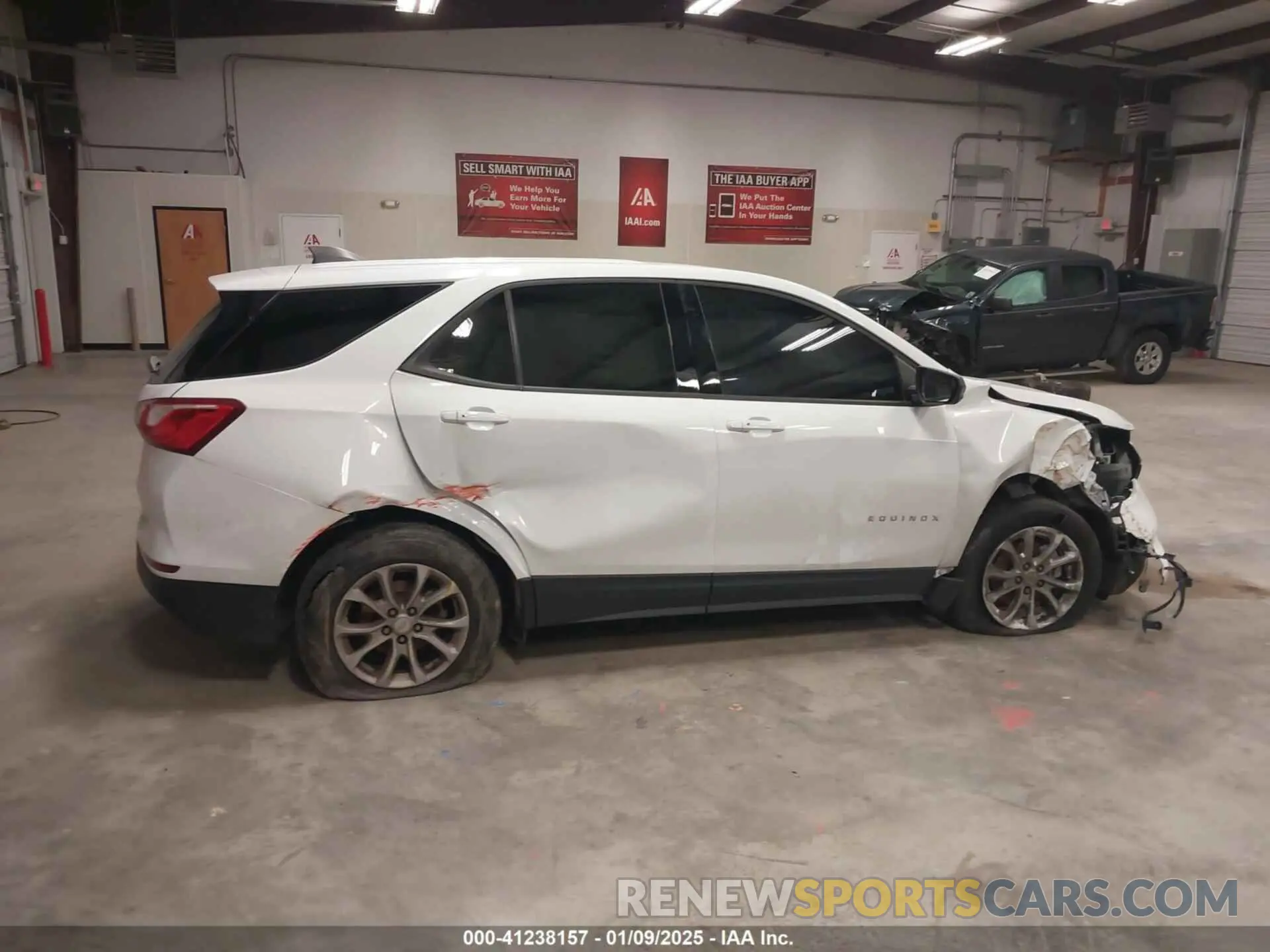 13 Photograph of a damaged car 2GNAXHEV9K6196119 CHEVROLET EQUINOX 2019