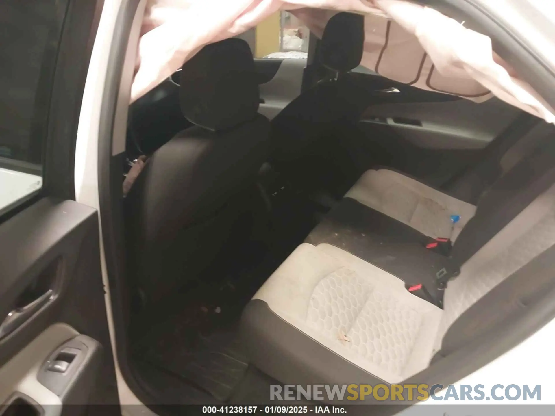 8 Photograph of a damaged car 2GNAXHEV9K6196119 CHEVROLET EQUINOX 2019