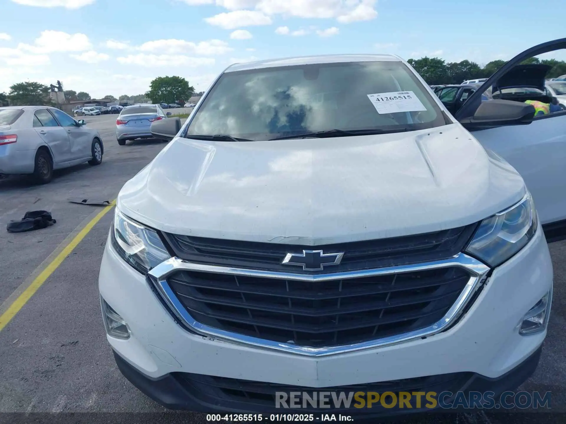 17 Photograph of a damaged car 2GNAXHEV9K6237980 CHEVROLET EQUINOX 2019