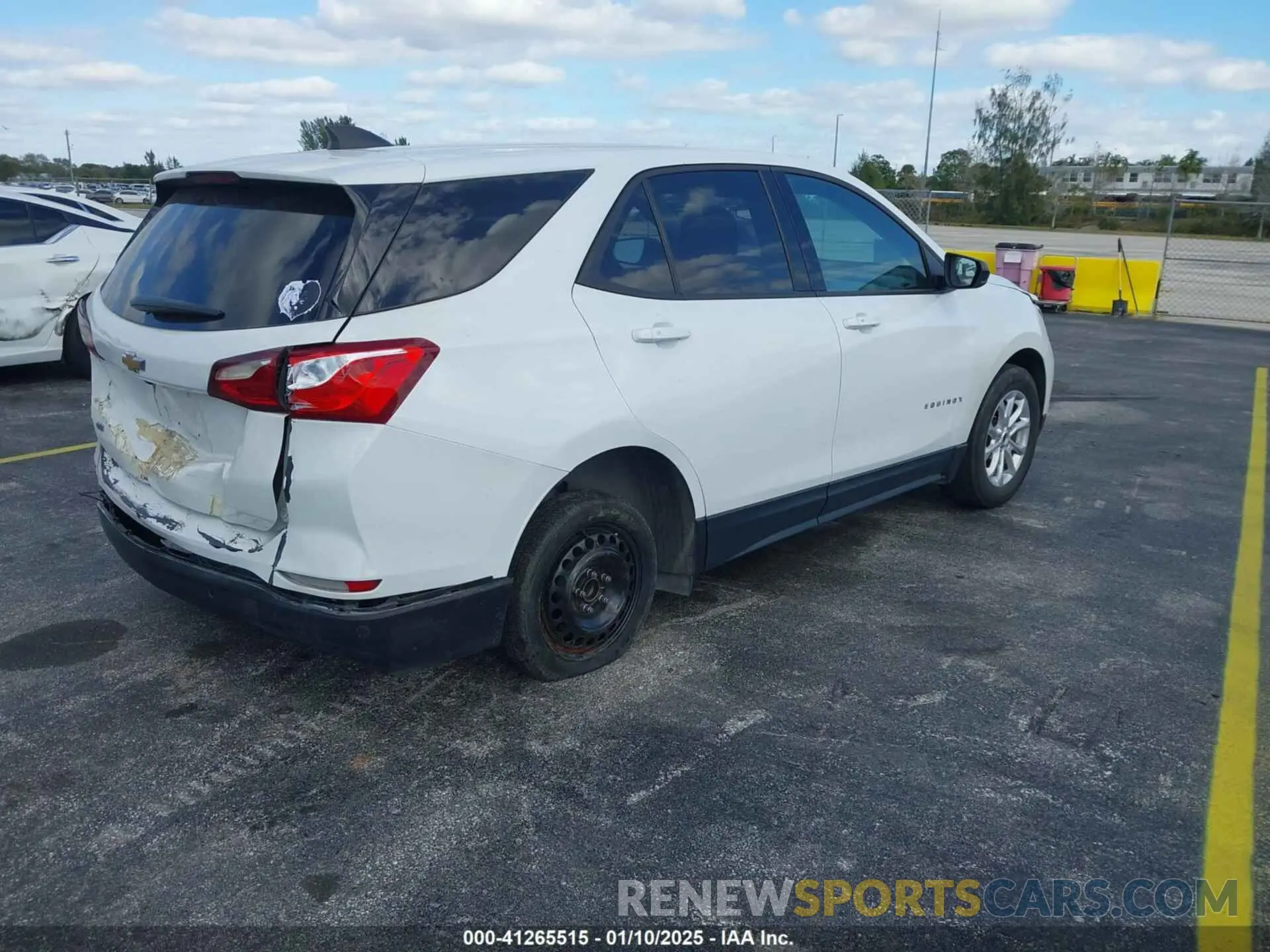 4 Photograph of a damaged car 2GNAXHEV9K6237980 CHEVROLET EQUINOX 2019