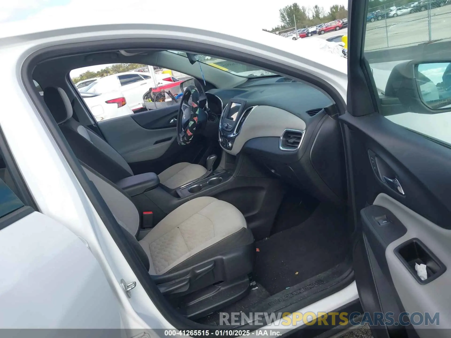 5 Photograph of a damaged car 2GNAXHEV9K6237980 CHEVROLET EQUINOX 2019