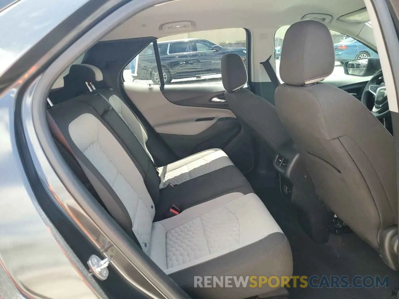 11 Photograph of a damaged car 2GNAXHEV9K6300883 CHEVROLET EQUINOX 2019