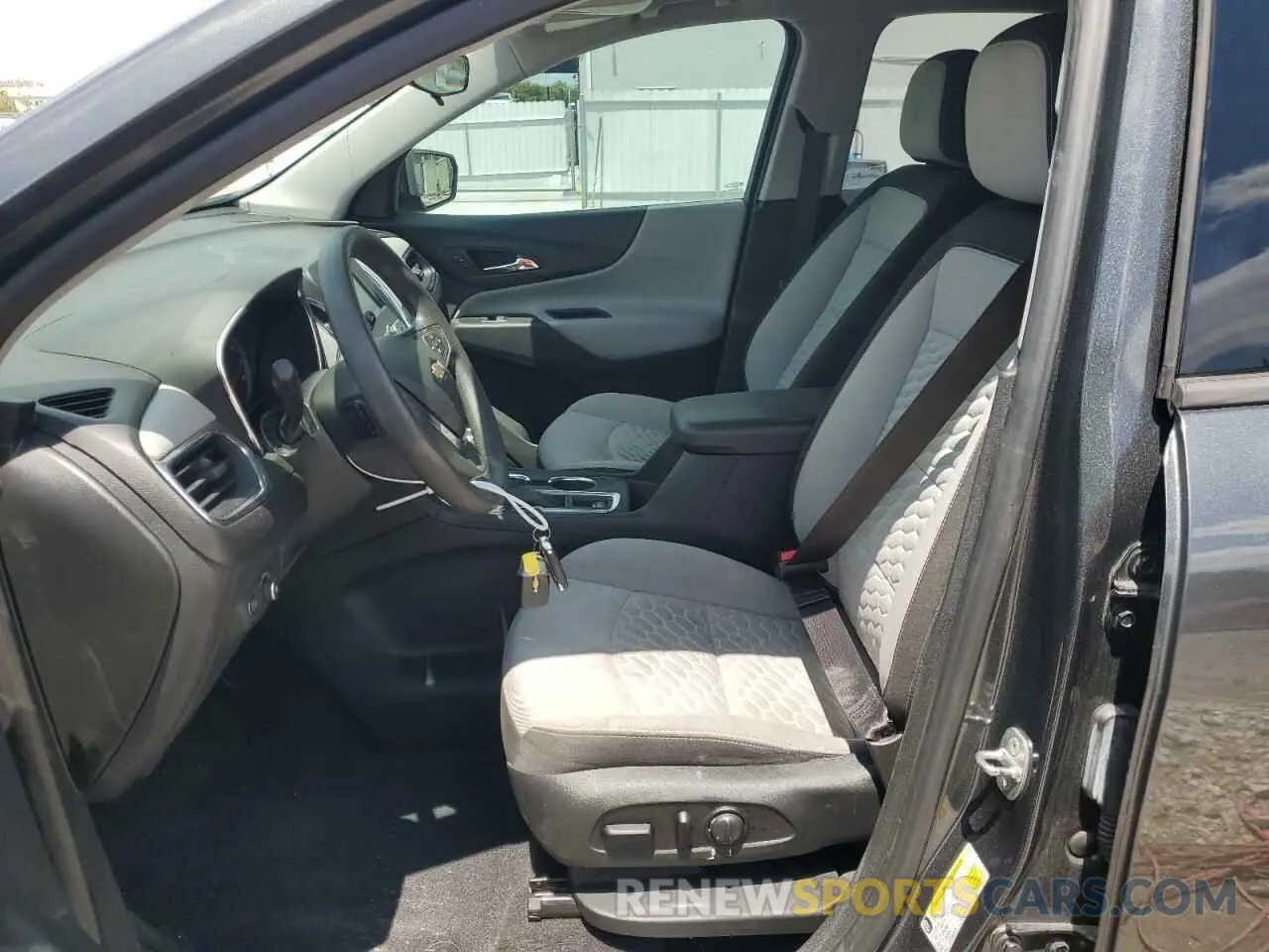 7 Photograph of a damaged car 2GNAXHEV9K6300883 CHEVROLET EQUINOX 2019