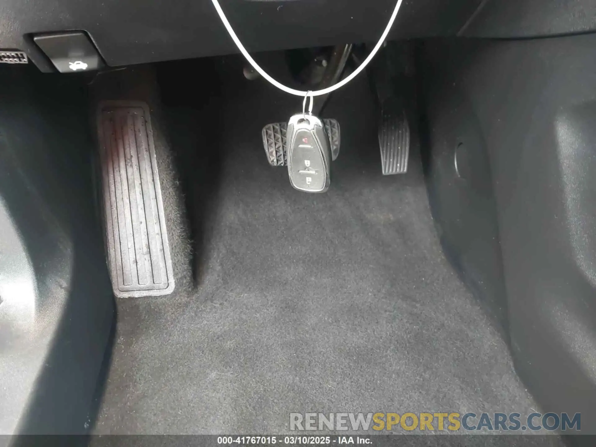11 Photograph of a damaged car 2GNAXHEVXK6130629 CHEVROLET EQUINOX 2019