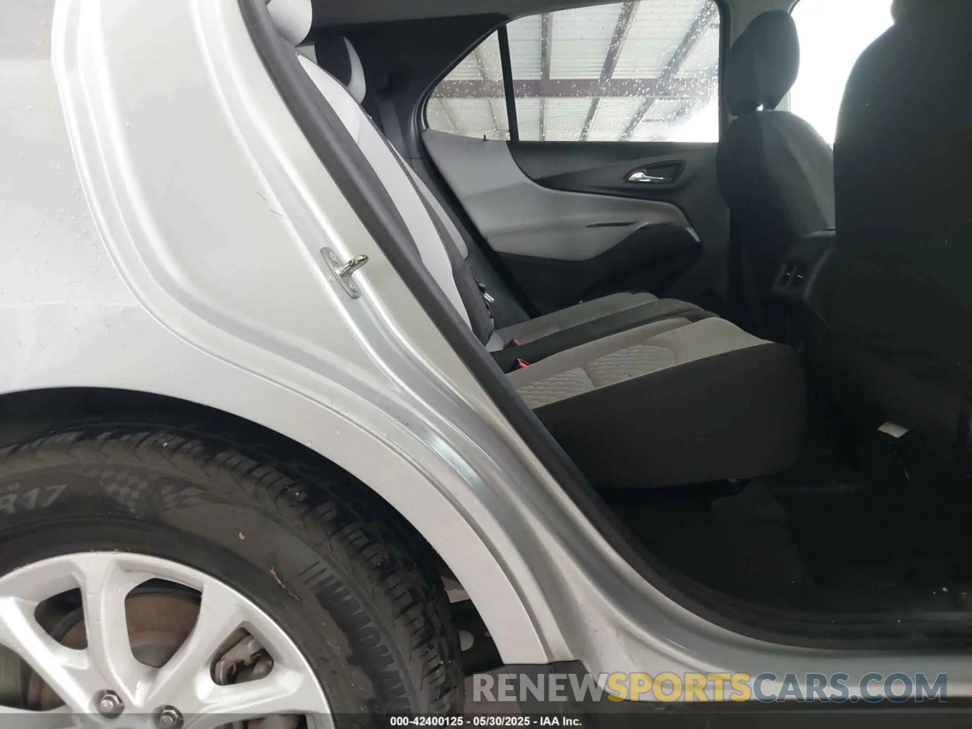 8 Photograph of a damaged car 2GNAXHEVXK6136558 CHEVROLET EQUINOX 2019