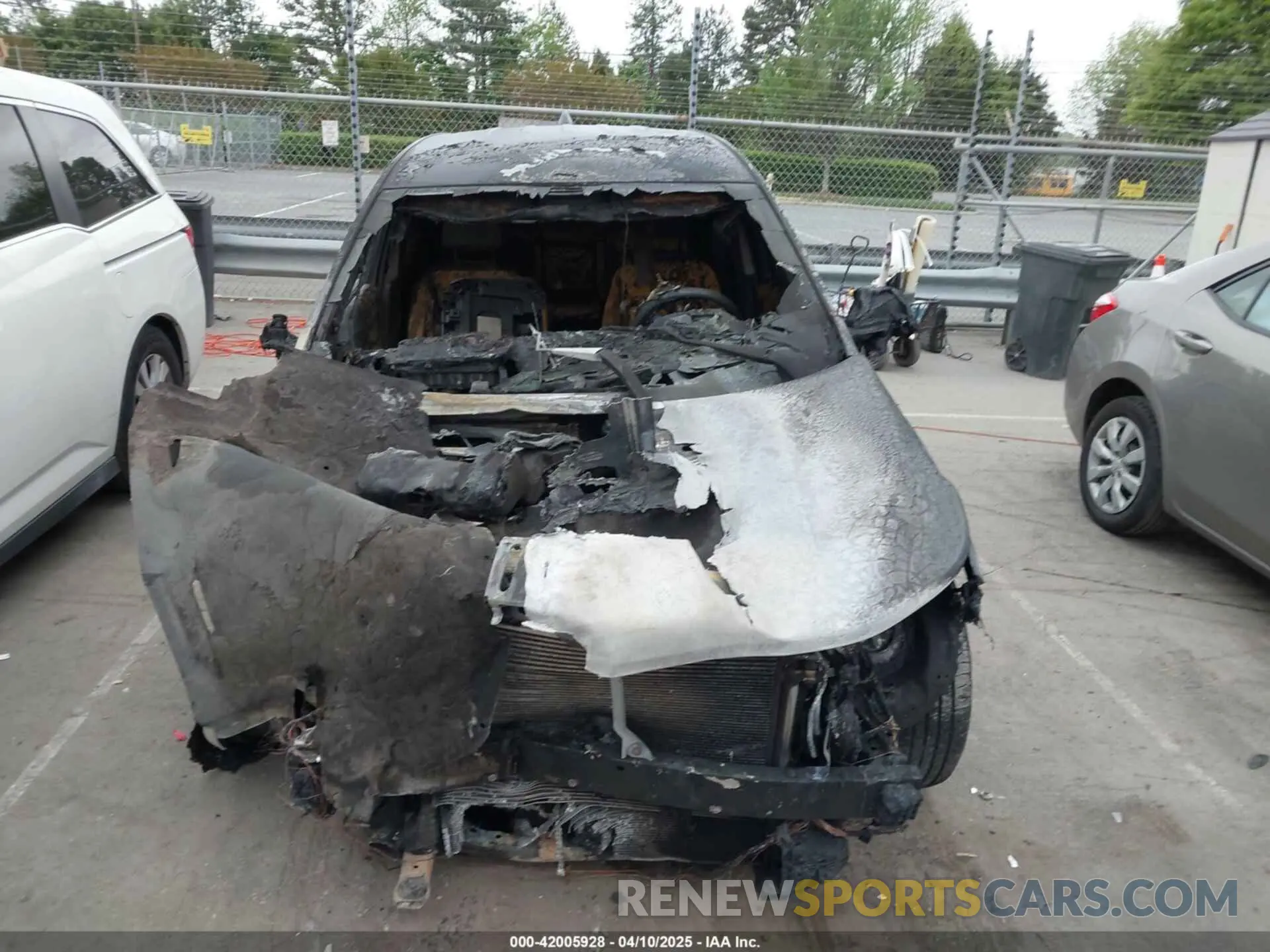 11 Photograph of a damaged car 2GNAXHEVXK6224218 CHEVROLET EQUINOX 2019