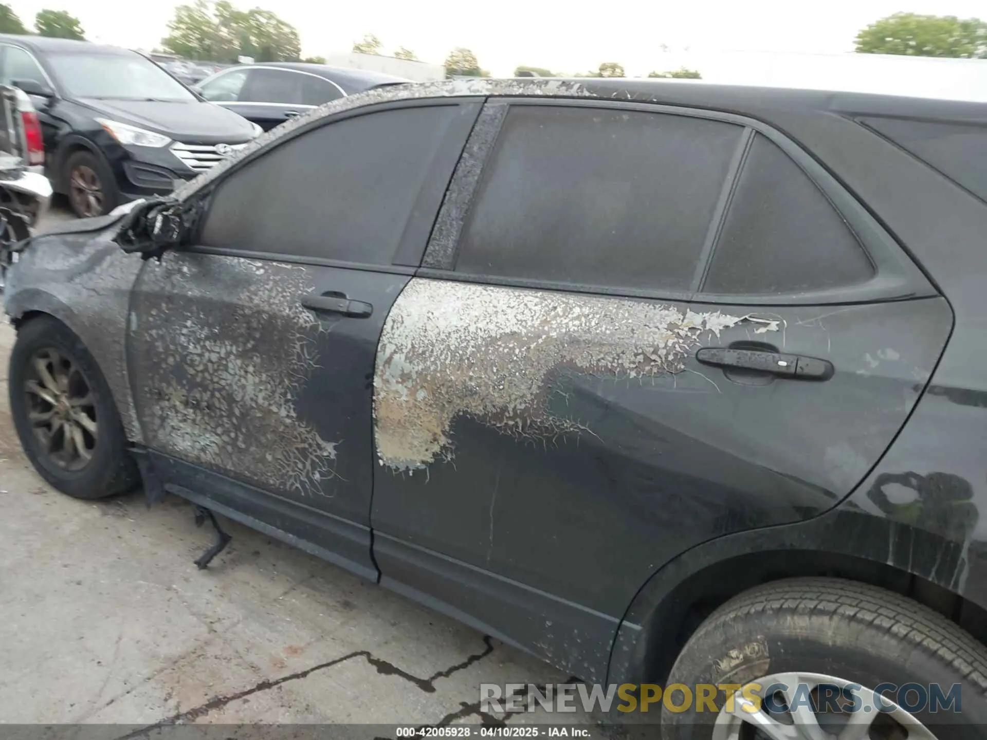 13 Photograph of a damaged car 2GNAXHEVXK6224218 CHEVROLET EQUINOX 2019