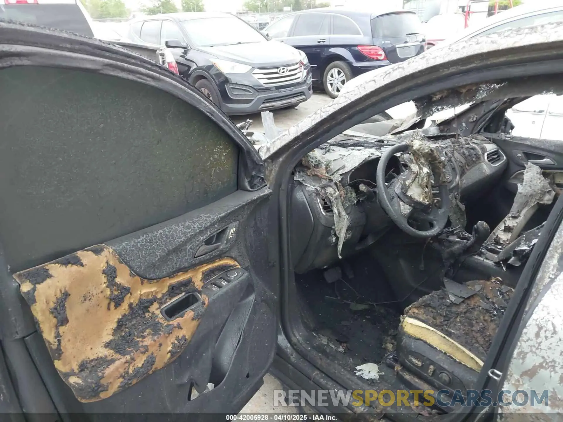 5 Photograph of a damaged car 2GNAXHEVXK6224218 CHEVROLET EQUINOX 2019