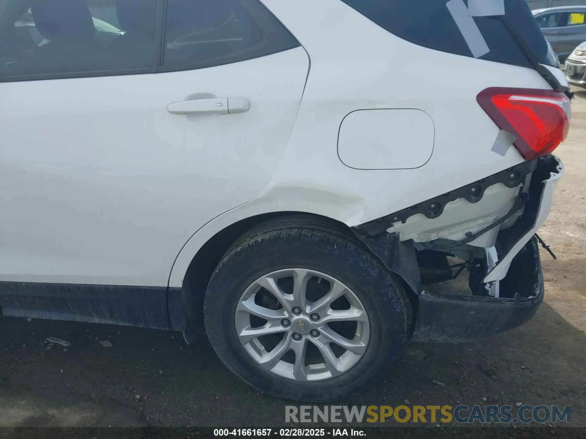 17 Photograph of a damaged car 2GNAXHEVXK6251595 CHEVROLET EQUINOX 2019