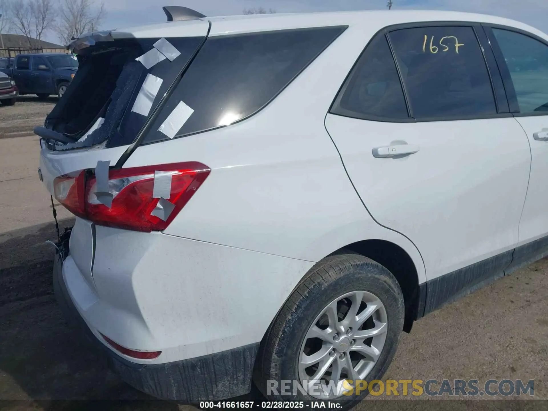 19 Photograph of a damaged car 2GNAXHEVXK6251595 CHEVROLET EQUINOX 2019