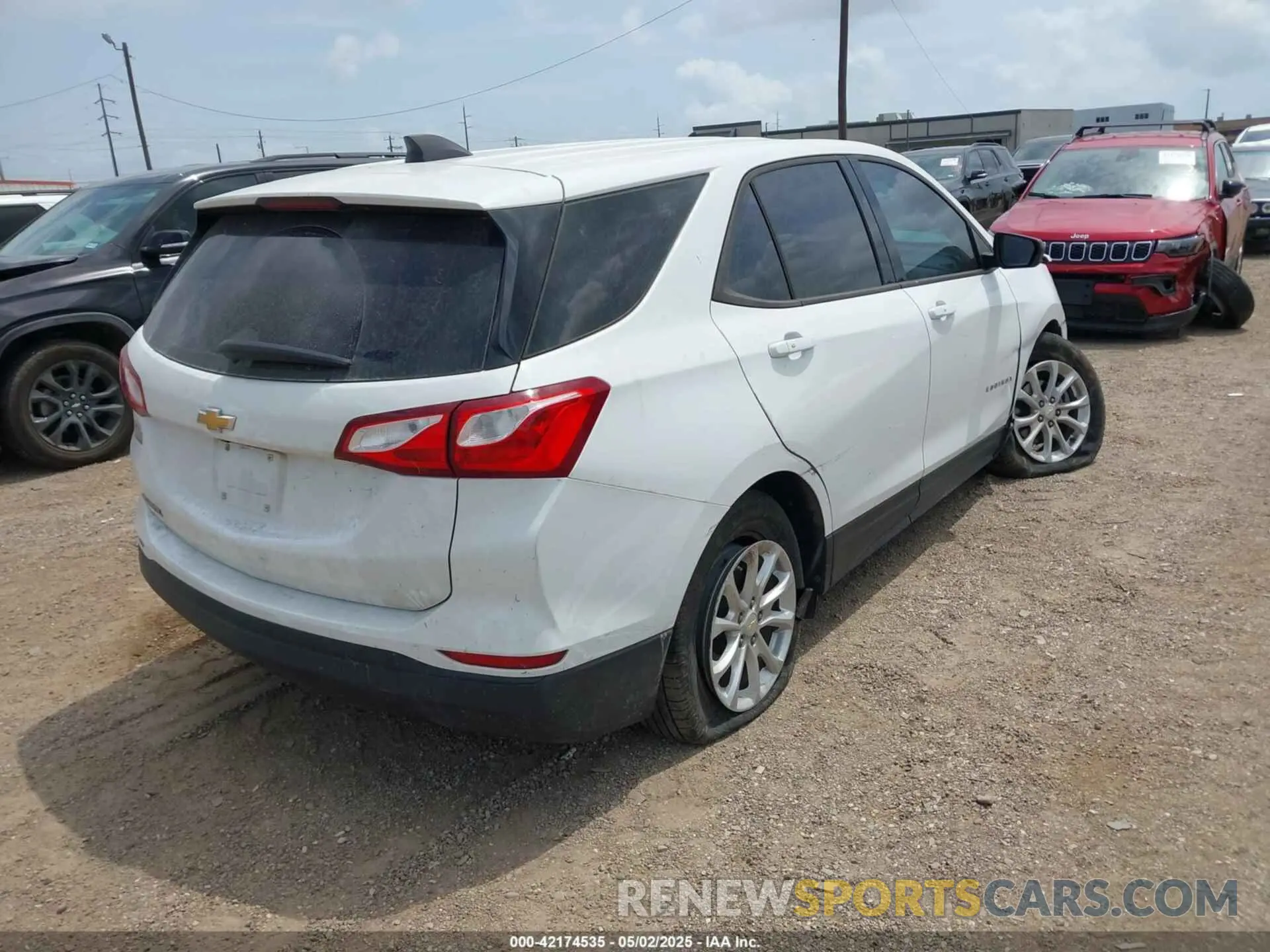 4 Photograph of a damaged car 2GNAXHEVXK6290509 CHEVROLET EQUINOX 2019