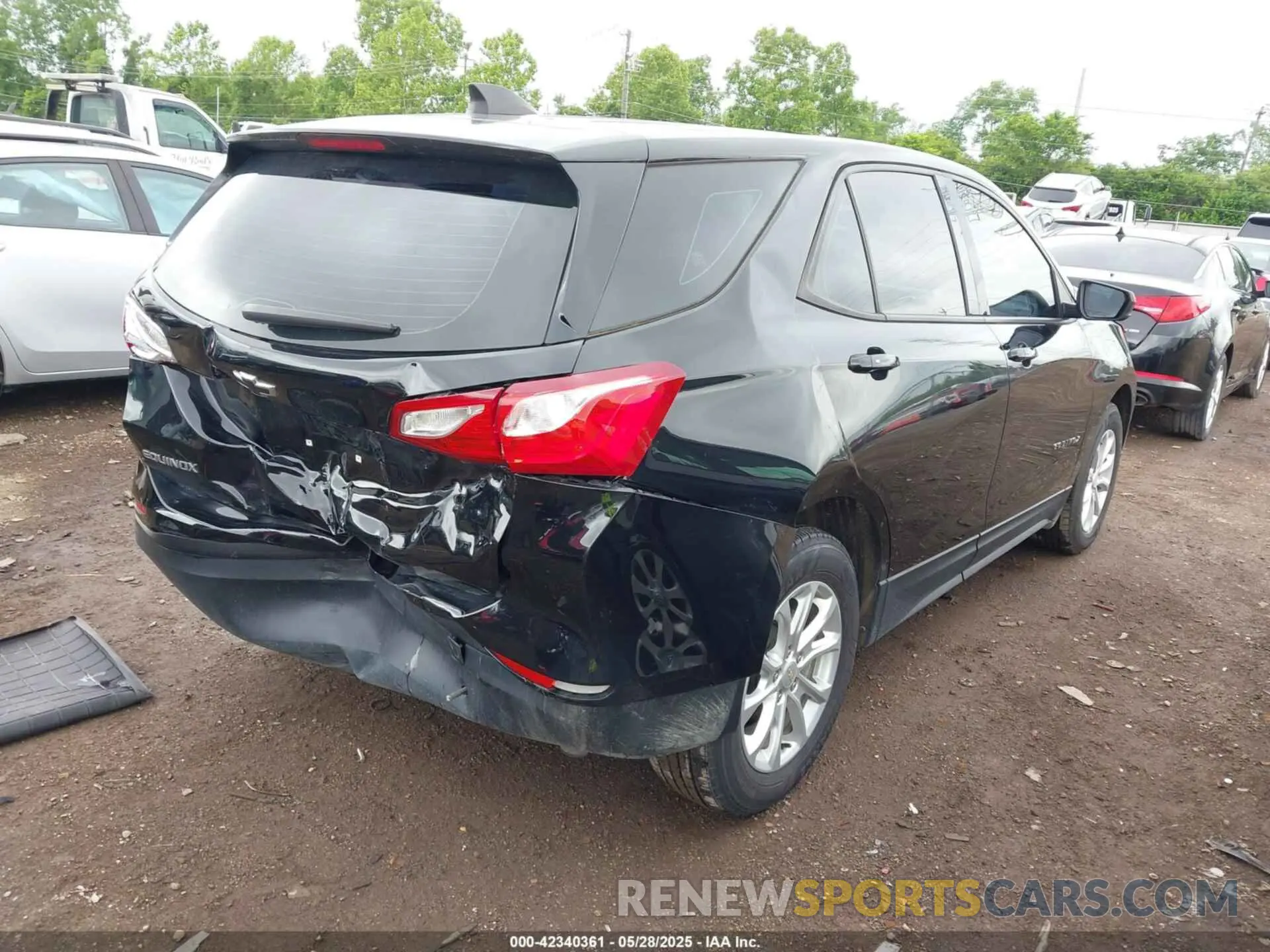 4 Photograph of a damaged car 2GNAXHEVXK6291076 CHEVROLET EQUINOX 2019