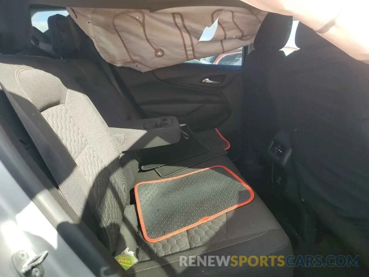 10 Photograph of a damaged car 2GNAXJEV0K6191673 CHEVROLET EQUINOX 2019