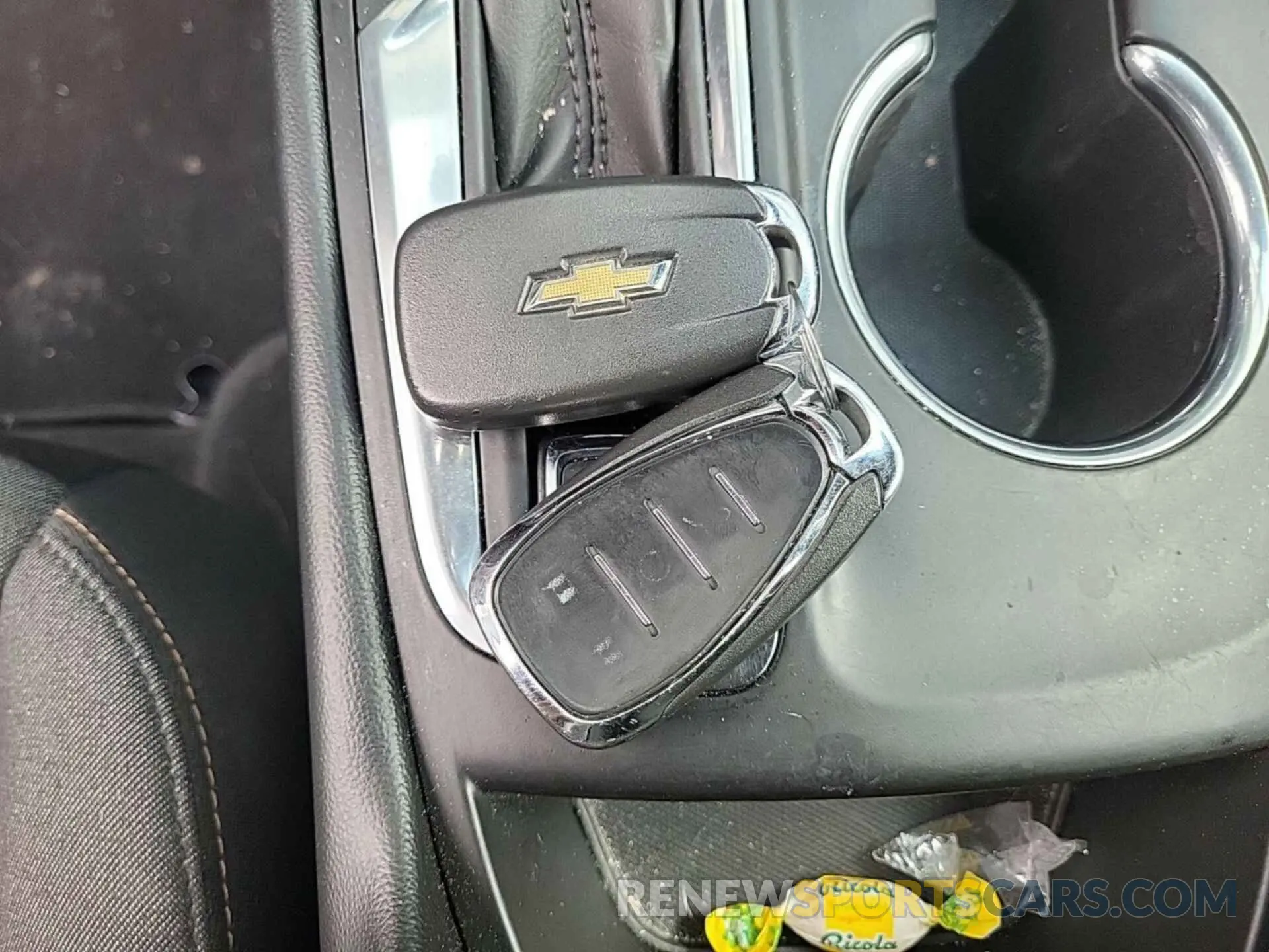 25 Photograph of a damaged car 2GNAXJEV0K6226972 CHEVROLET EQUINOX 2019