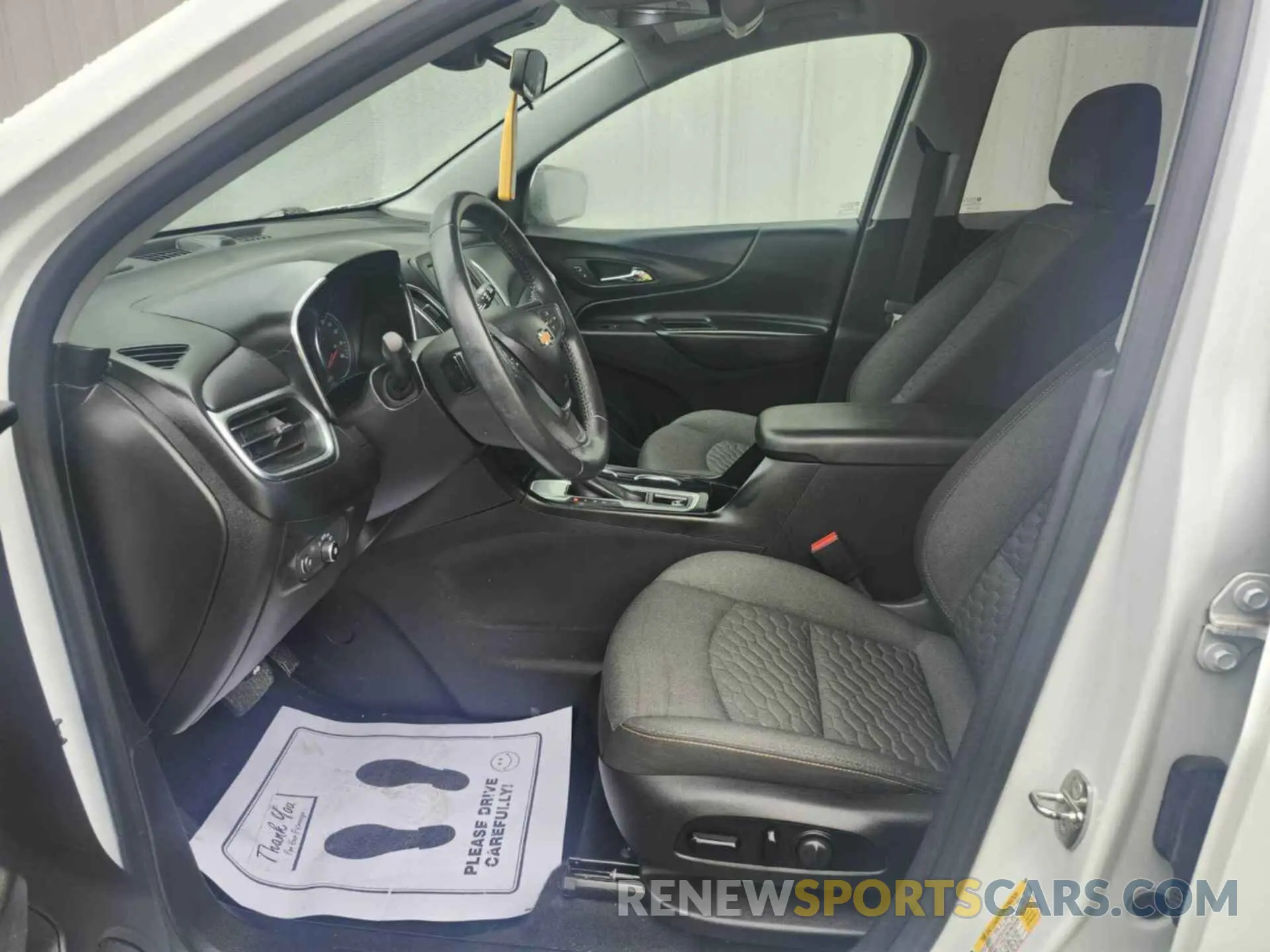27 Photograph of a damaged car 2GNAXJEV0K6226972 CHEVROLET EQUINOX 2019