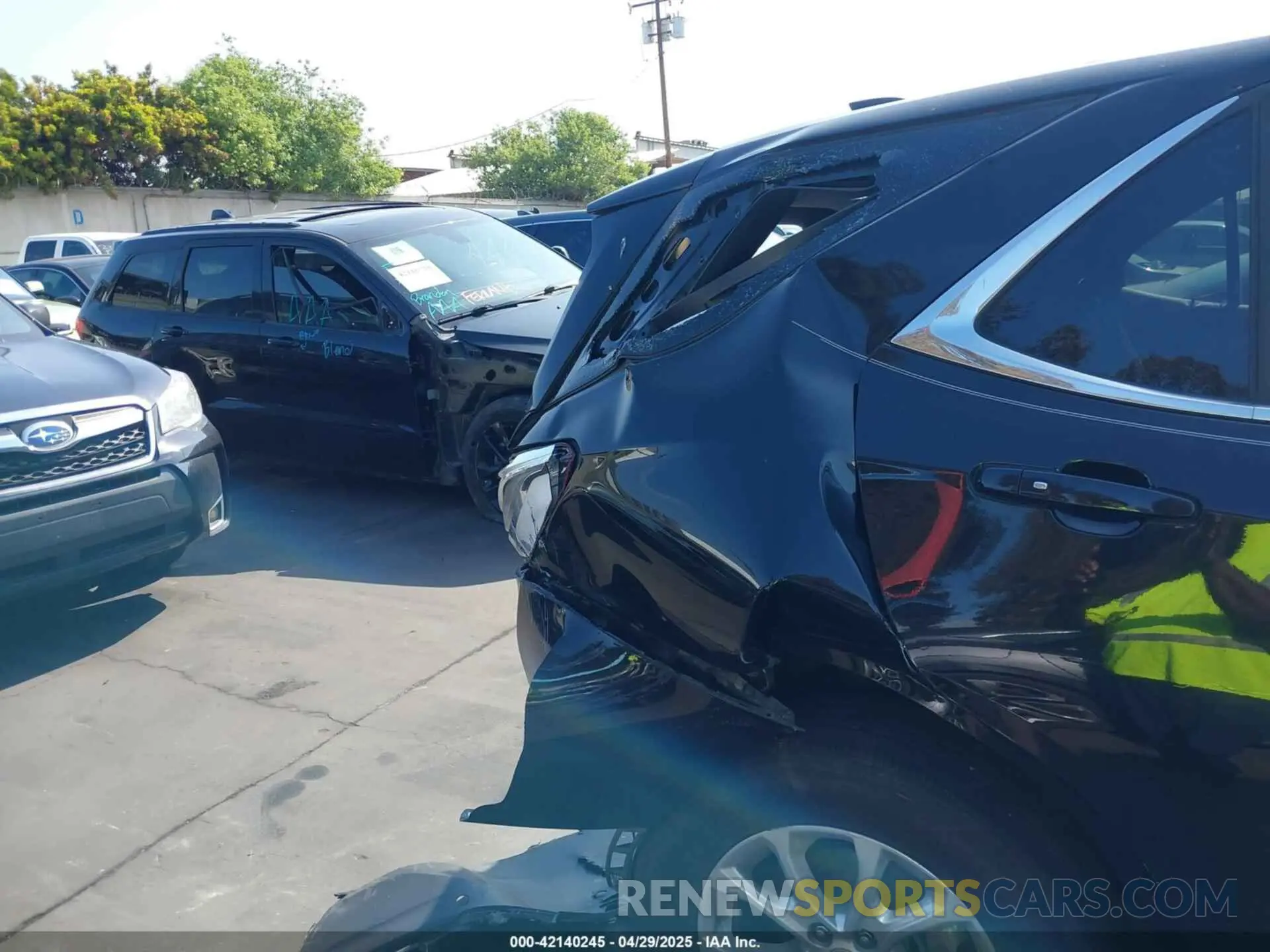 20 Photograph of a damaged car 2GNAXJEV0K6241858 CHEVROLET EQUINOX 2019