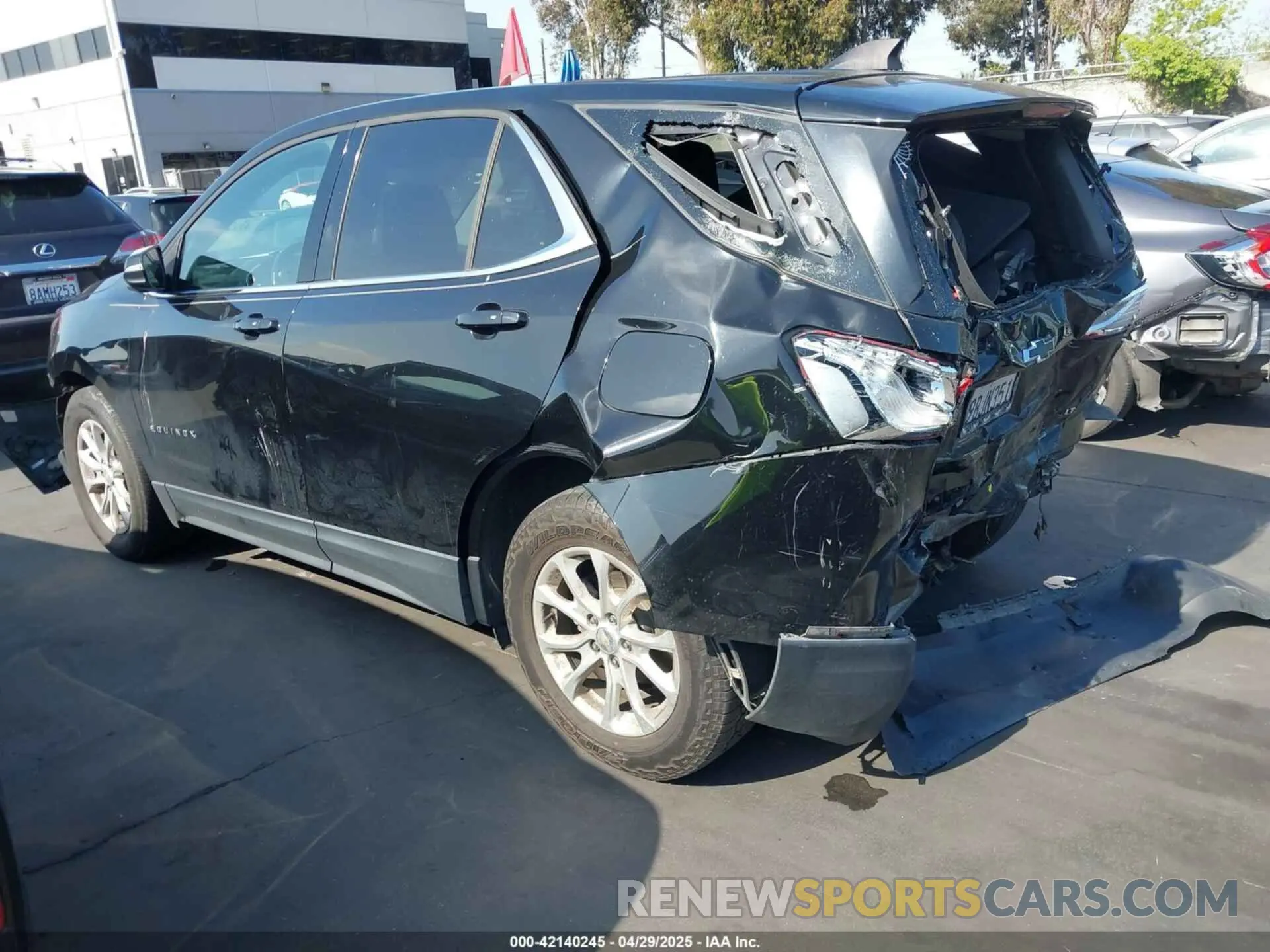 3 Photograph of a damaged car 2GNAXJEV0K6241858 CHEVROLET EQUINOX 2019