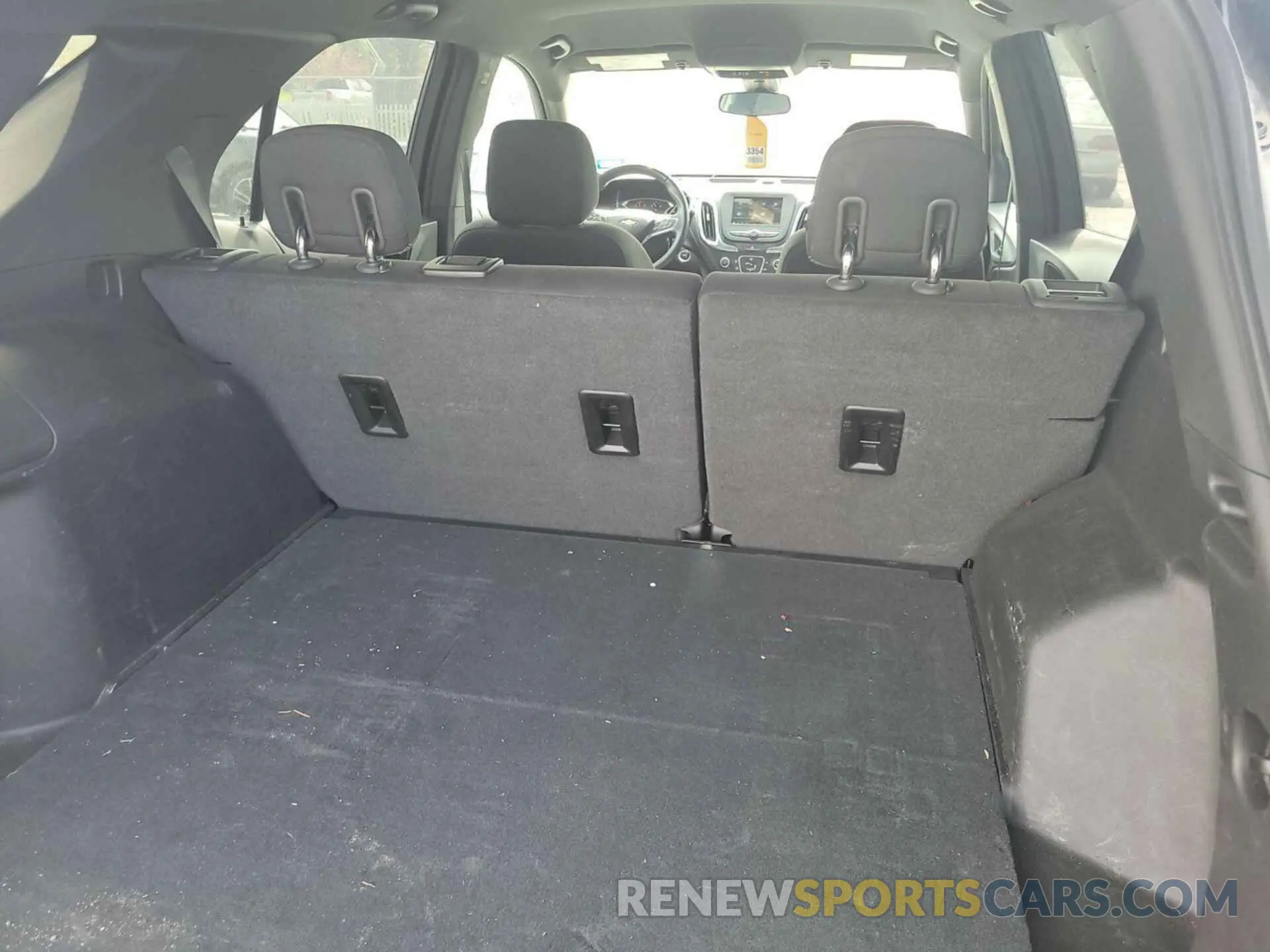 19 Photograph of a damaged car 2GNAXJEV1K6280619 CHEVROLET EQUINOX 2019