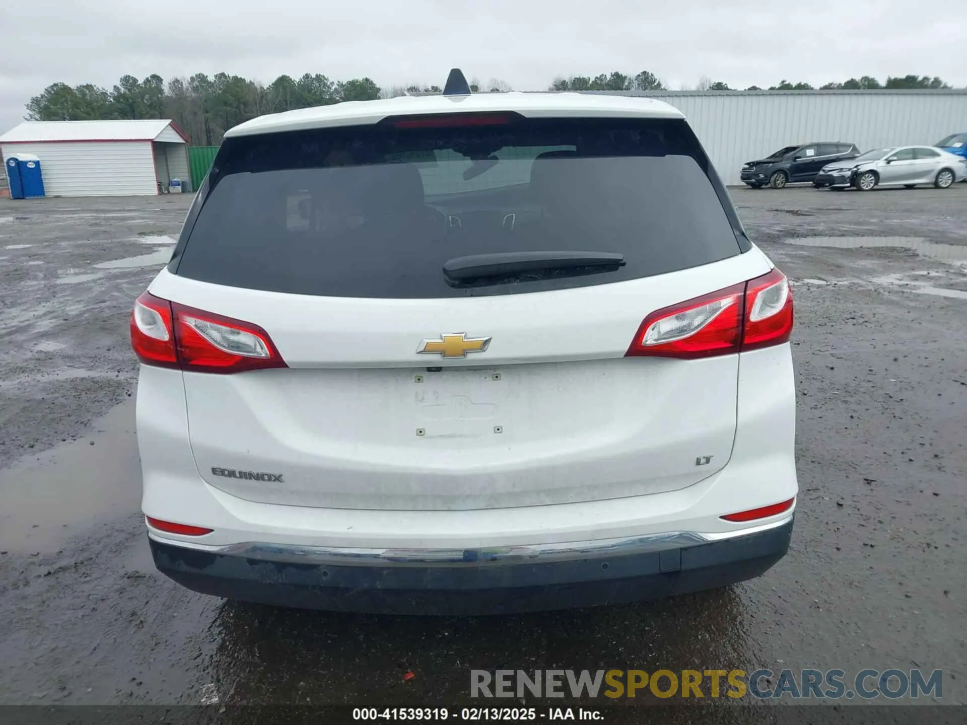 17 Photograph of a damaged car 2GNAXJEV2K6246091 CHEVROLET EQUINOX 2019