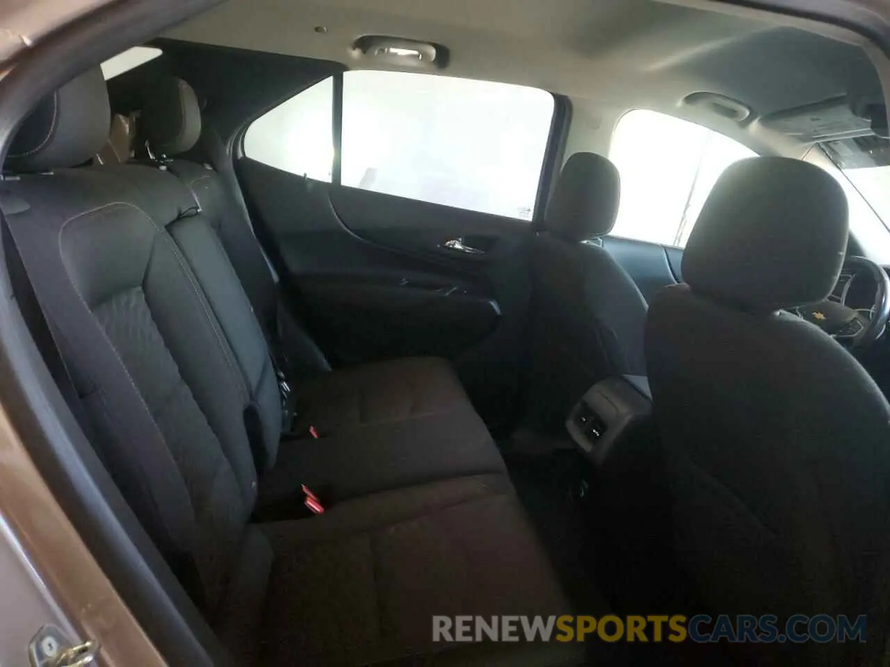 11 Photograph of a damaged car 2GNAXJEV2K6261030 CHEVROLET EQUINOX 2019