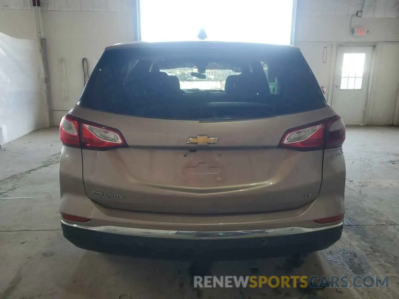 6 Photograph of a damaged car 2GNAXJEV2K6261030 CHEVROLET EQUINOX 2019