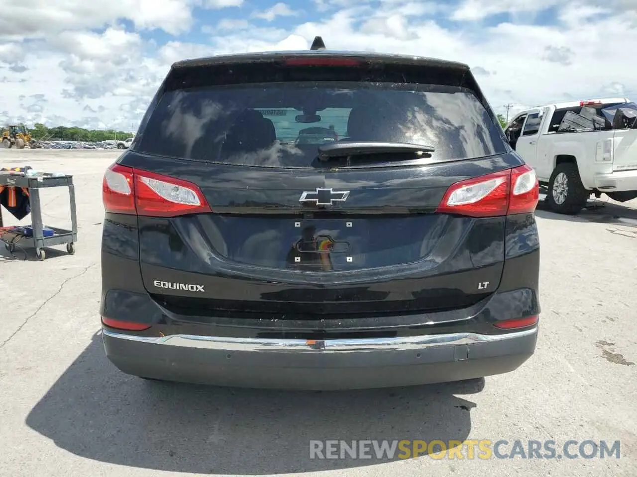 6 Photograph of a damaged car 2GNAXJEV2K6284680 CHEVROLET EQUINOX 2019