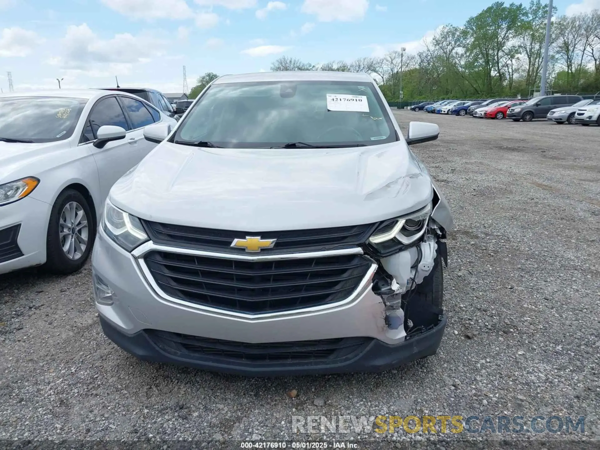 12 Photograph of a damaged car 2GNAXJEV3K6281707 CHEVROLET EQUINOX 2019