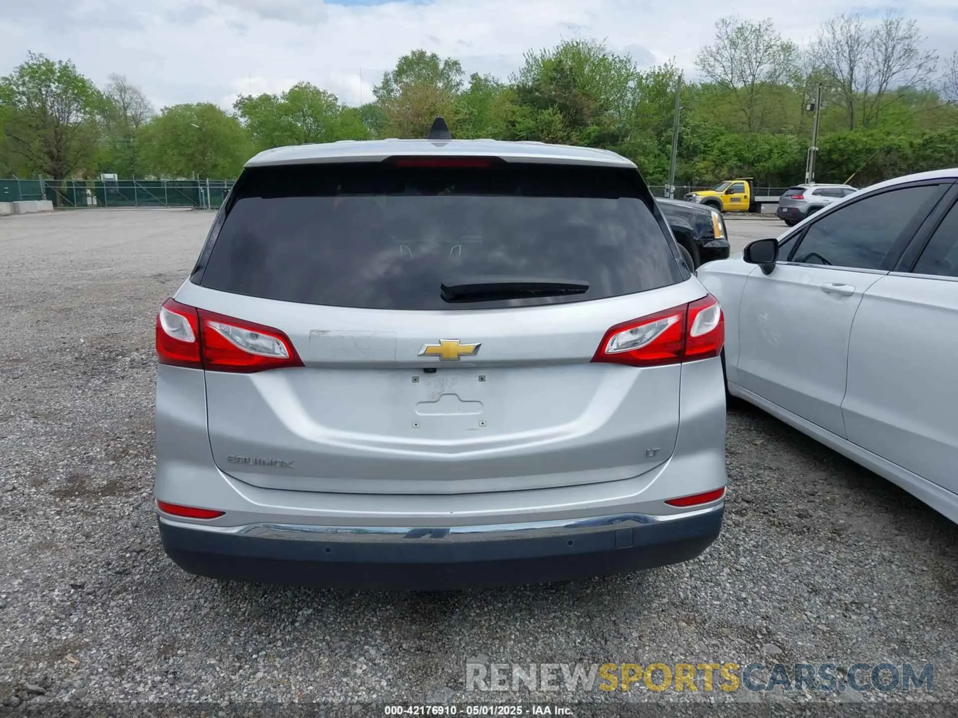 16 Photograph of a damaged car 2GNAXJEV3K6281707 CHEVROLET EQUINOX 2019
