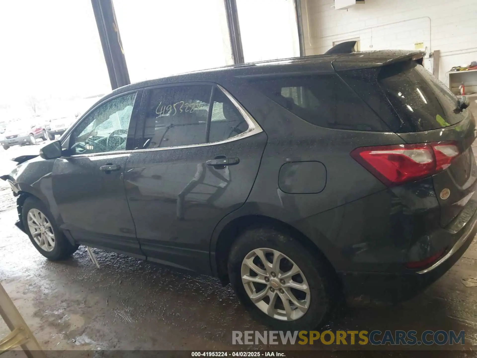 13 Photograph of a damaged car 2GNAXJEV3K6285823 CHEVROLET EQUINOX 2019