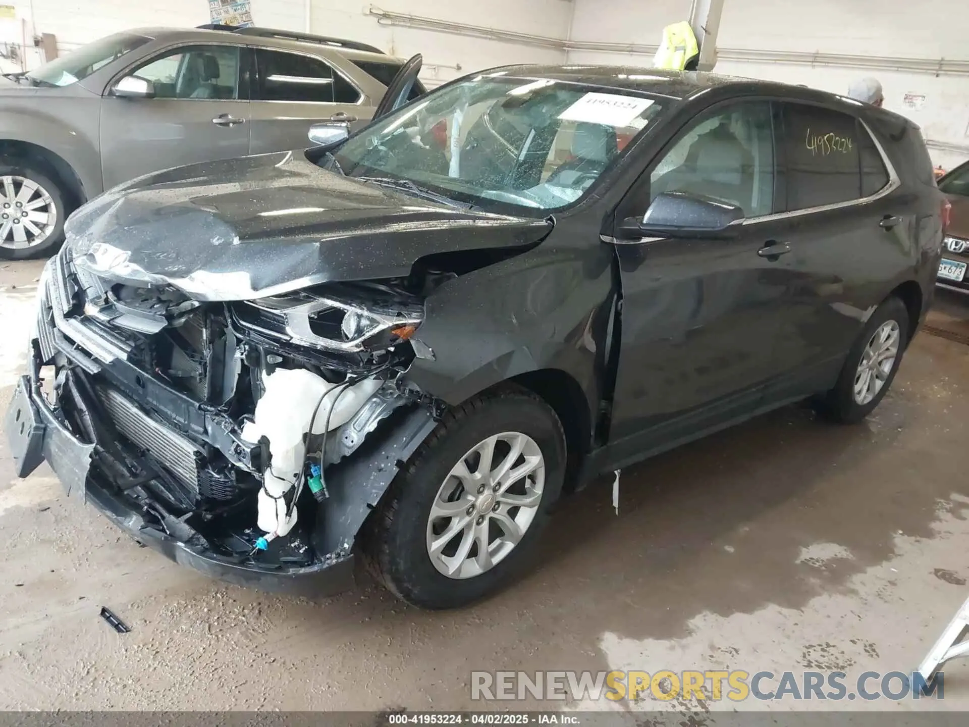 2 Photograph of a damaged car 2GNAXJEV3K6285823 CHEVROLET EQUINOX 2019