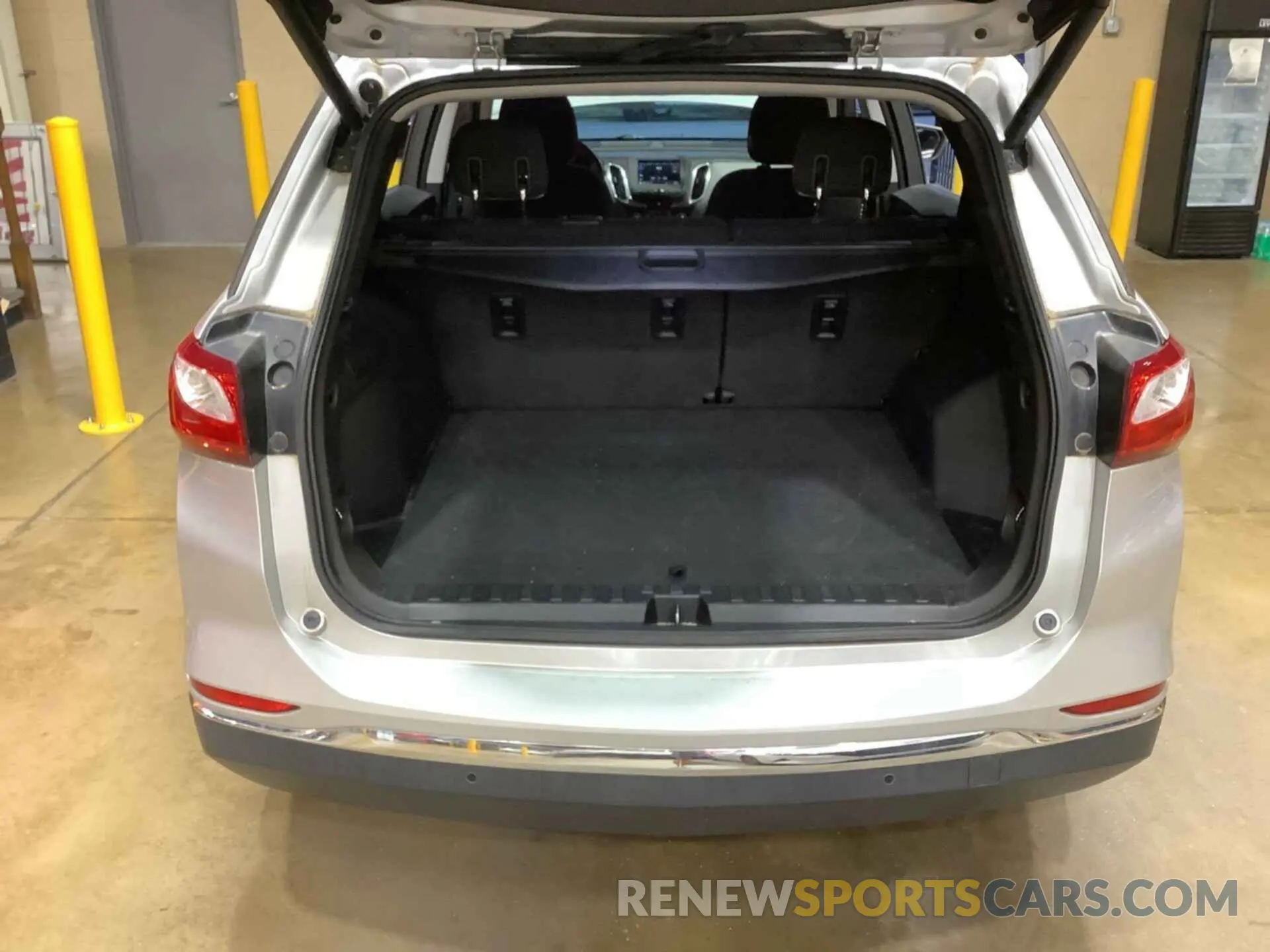 12 Photograph of a damaged car 2GNAXJEV4K6163374 CHEVROLET EQUINOX 2019