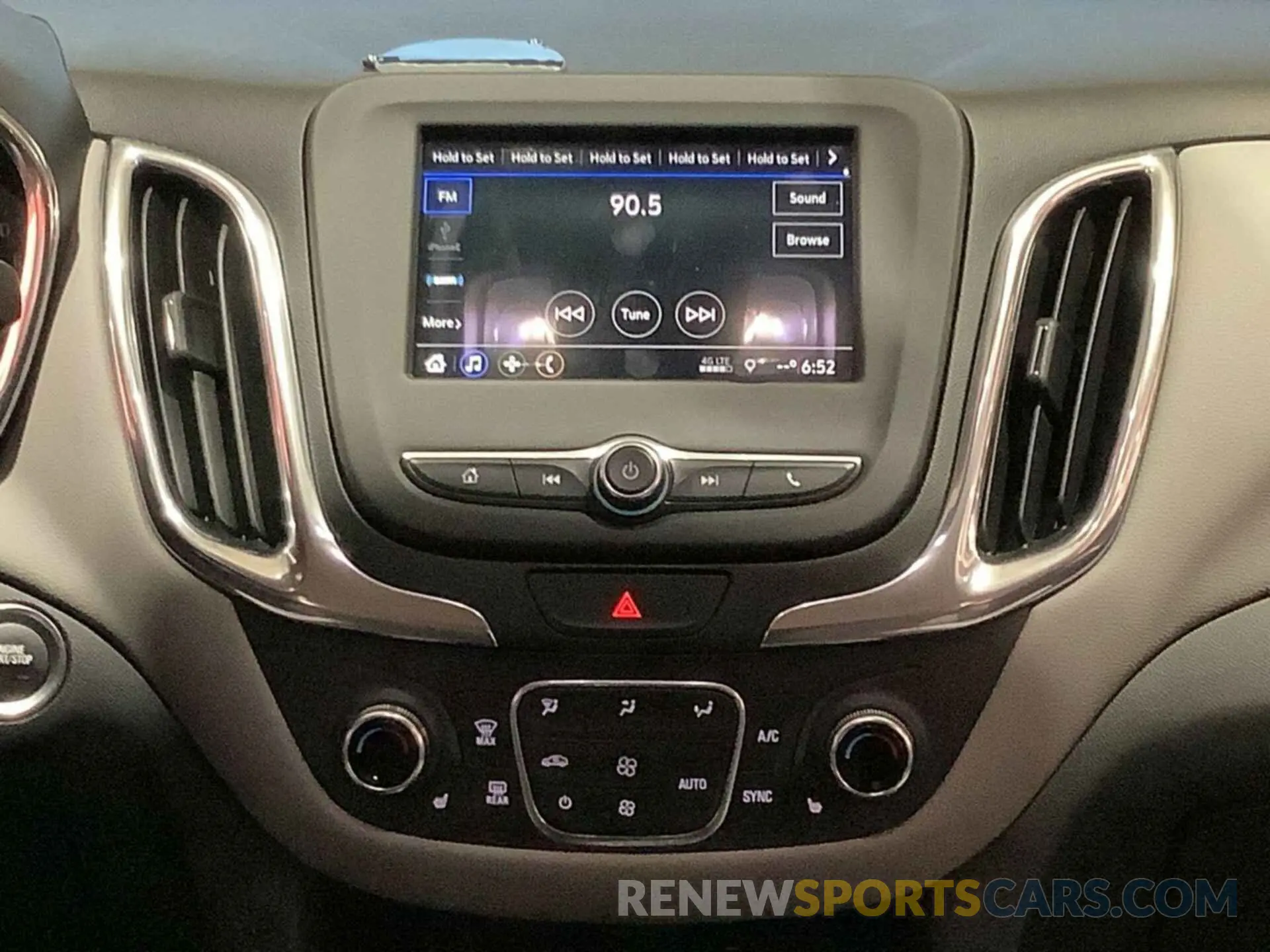 13 Photograph of a damaged car 2GNAXJEV4K6163374 CHEVROLET EQUINOX 2019