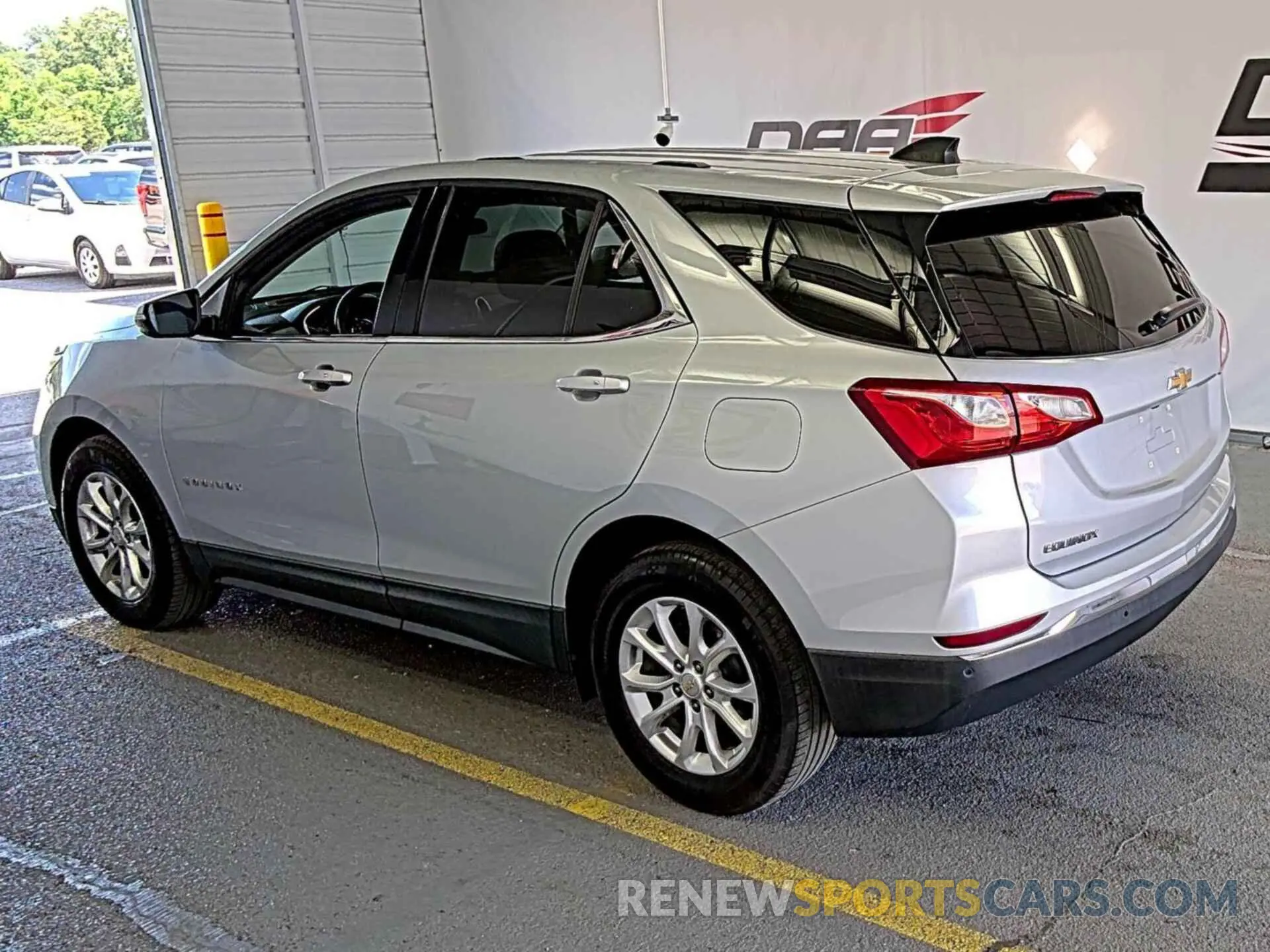 2 Photograph of a damaged car 2GNAXJEV4K6163374 CHEVROLET EQUINOX 2019