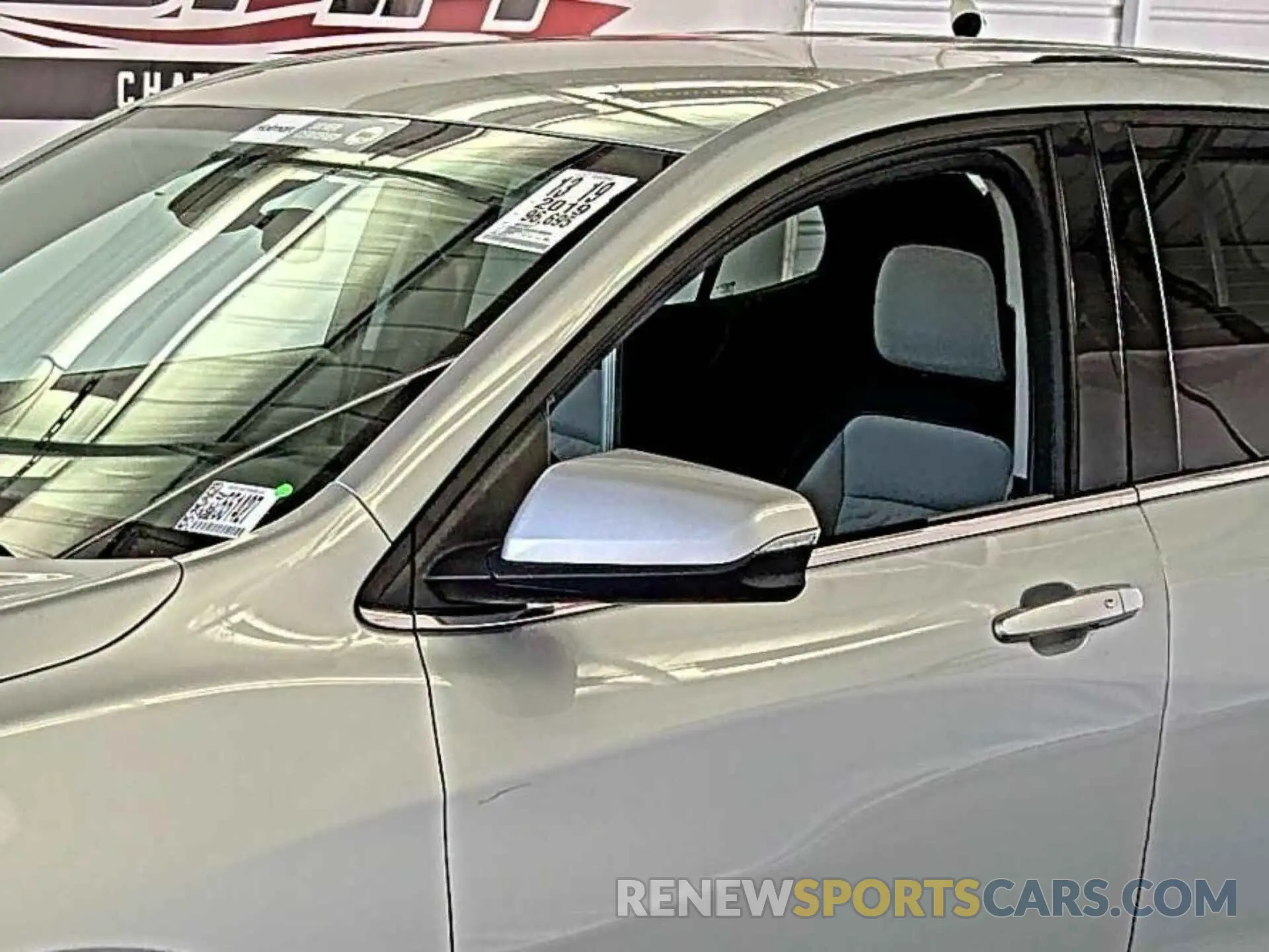 27 Photograph of a damaged car 2GNAXJEV4K6163374 CHEVROLET EQUINOX 2019