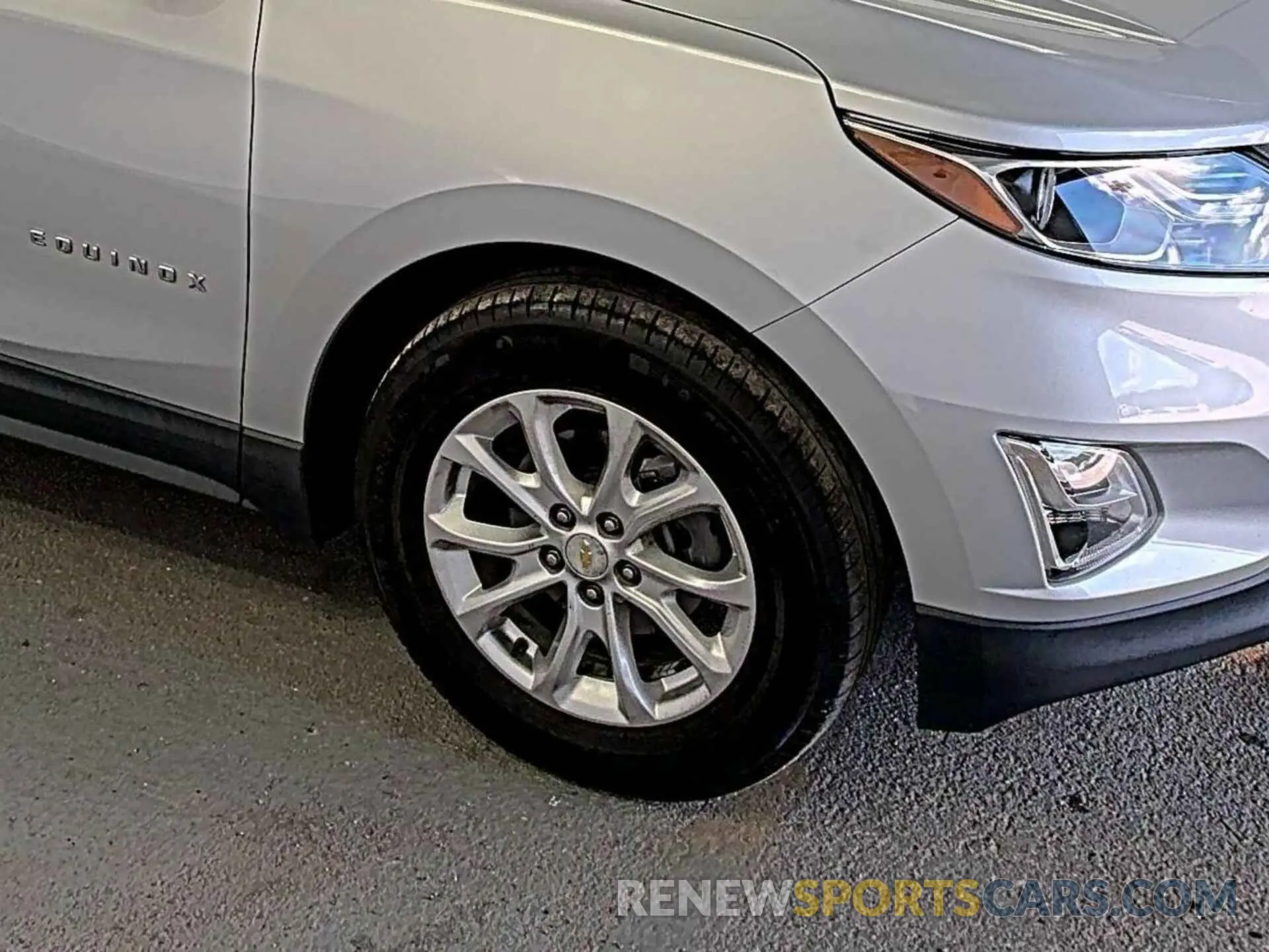 40 Photograph of a damaged car 2GNAXJEV4K6163374 CHEVROLET EQUINOX 2019