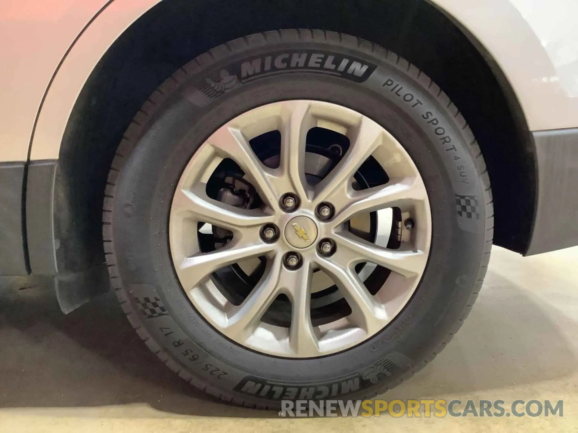 7 Photograph of a damaged car 2GNAXJEV4K6163374 CHEVROLET EQUINOX 2019