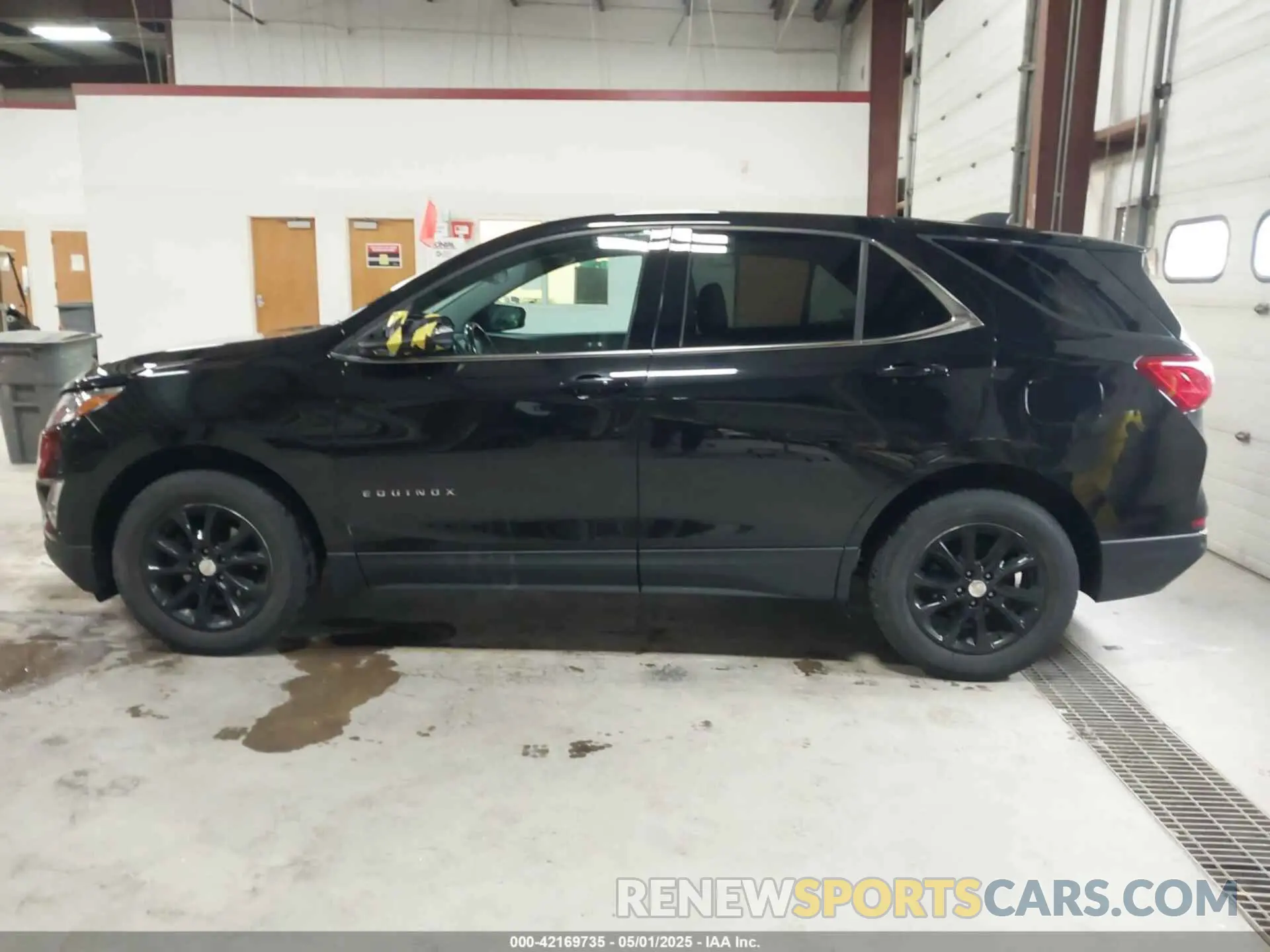 14 Photograph of a damaged car 2GNAXJEV4K6216994 CHEVROLET EQUINOX 2019