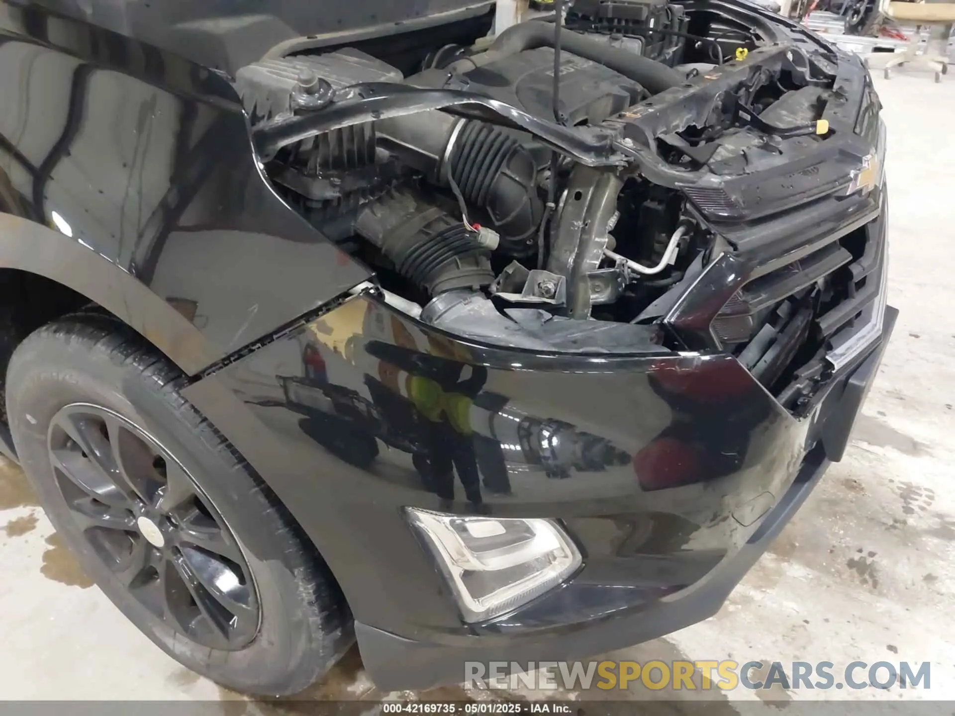 17 Photograph of a damaged car 2GNAXJEV4K6216994 CHEVROLET EQUINOX 2019