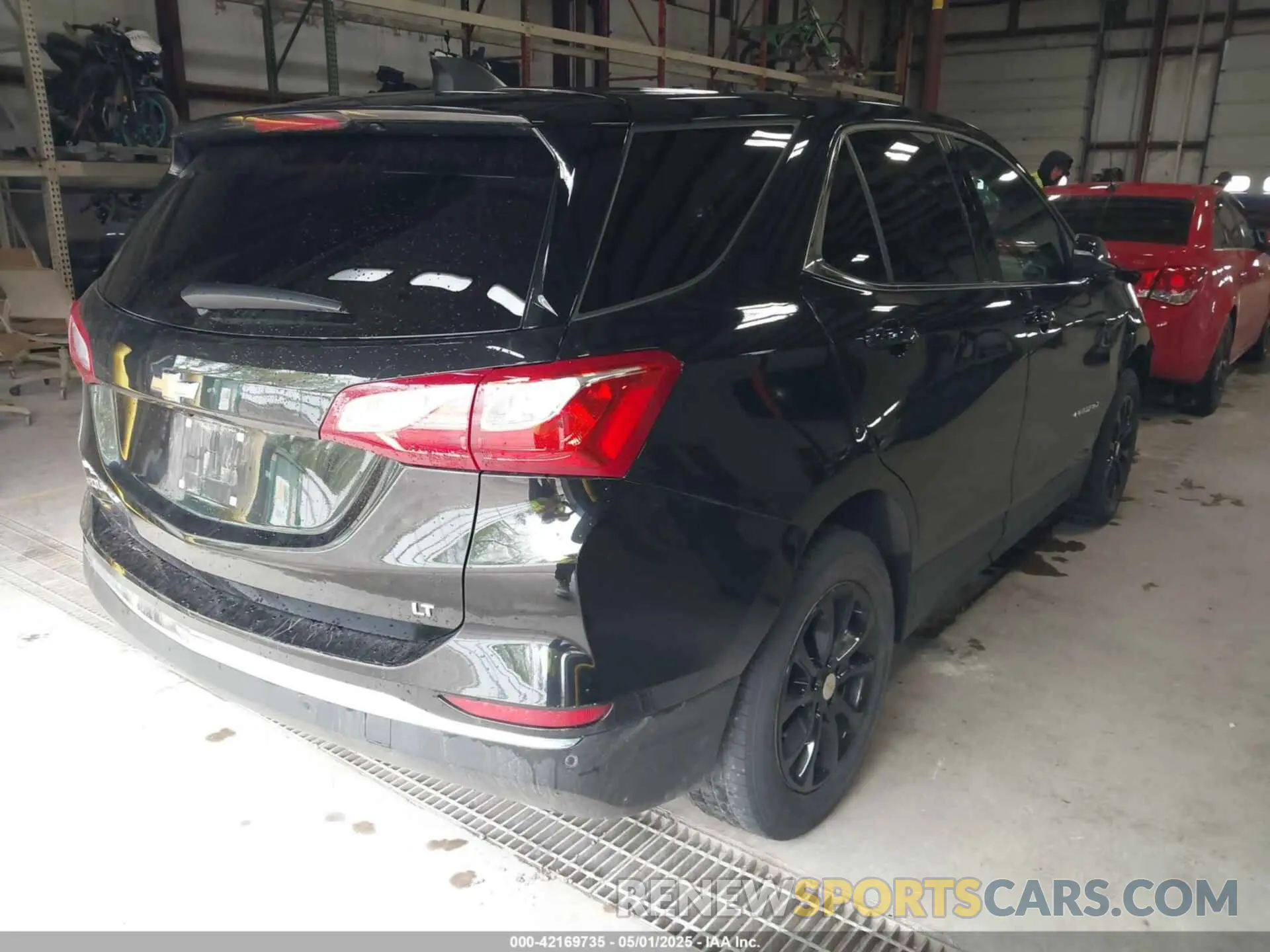 4 Photograph of a damaged car 2GNAXJEV4K6216994 CHEVROLET EQUINOX 2019