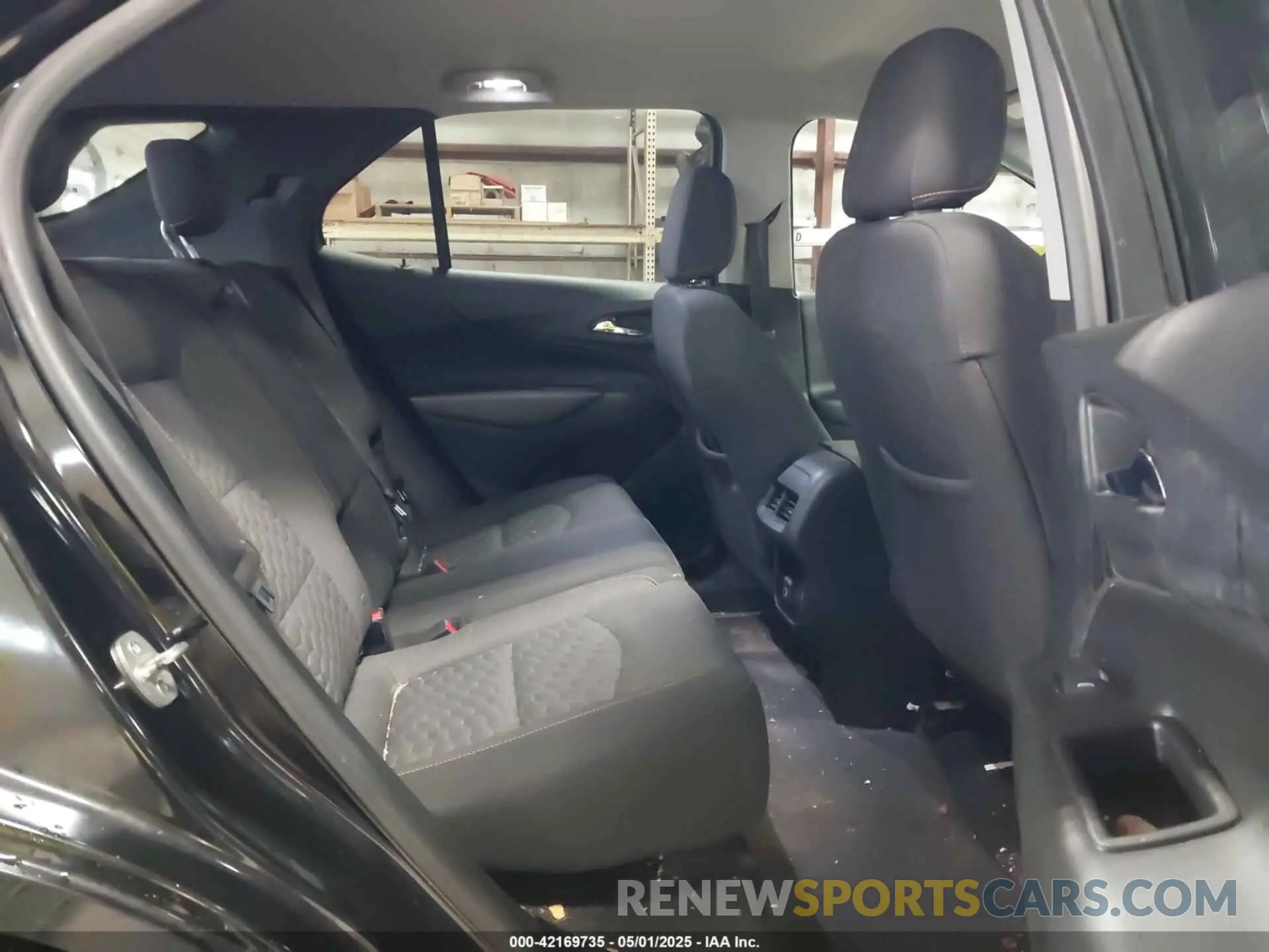 8 Photograph of a damaged car 2GNAXJEV4K6216994 CHEVROLET EQUINOX 2019
