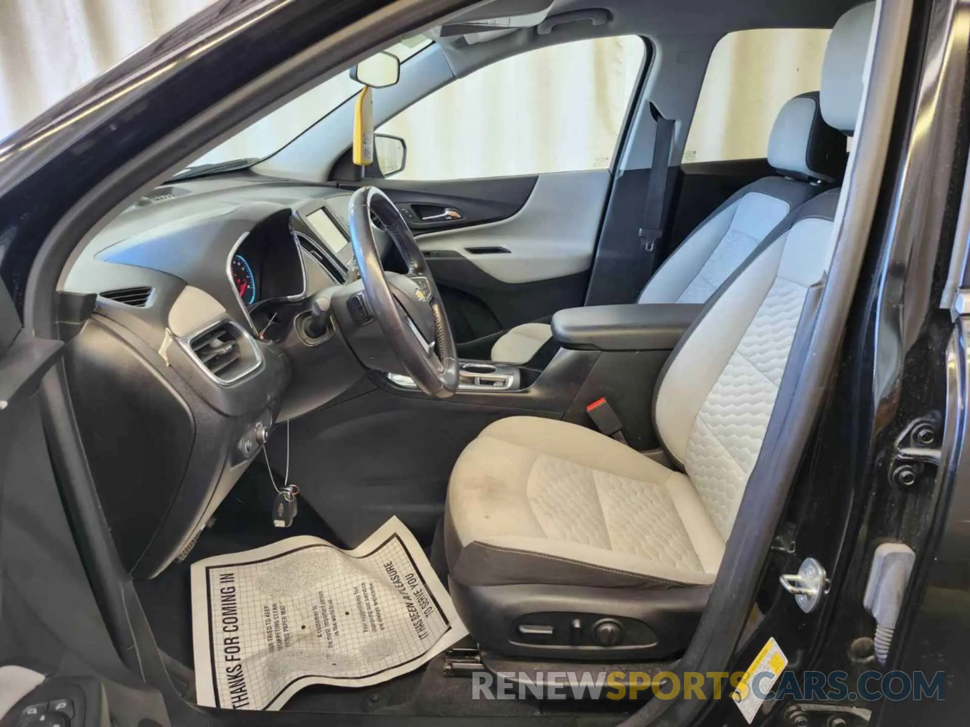 10 Photograph of a damaged car 2GNAXJEV4K6256394 CHEVROLET EQUINOX 2019