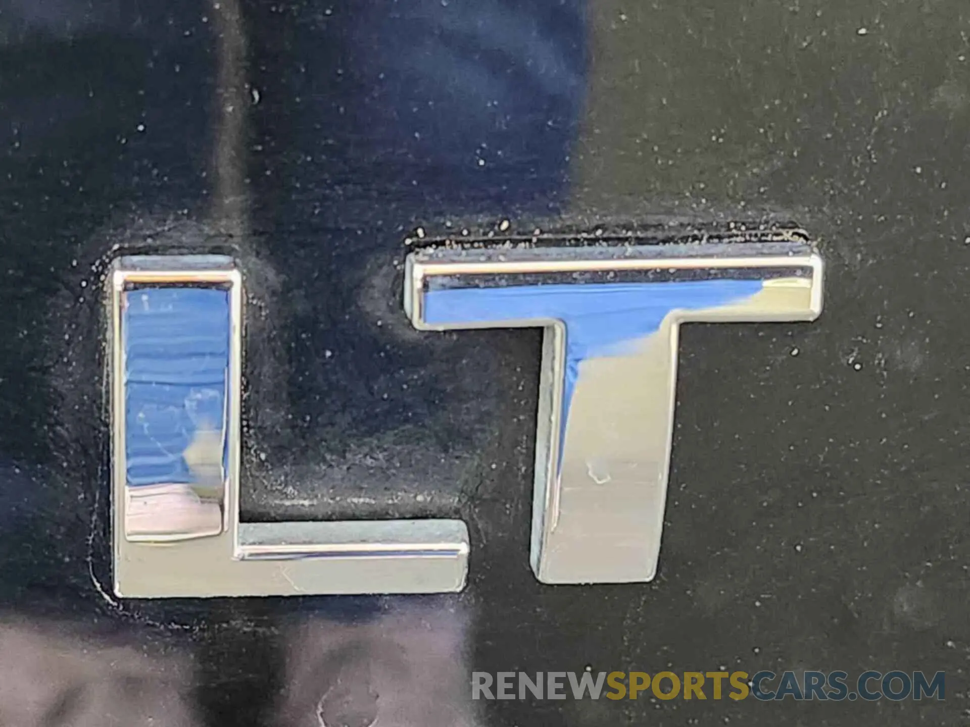 2 Photograph of a damaged car 2GNAXJEV4K6256394 CHEVROLET EQUINOX 2019