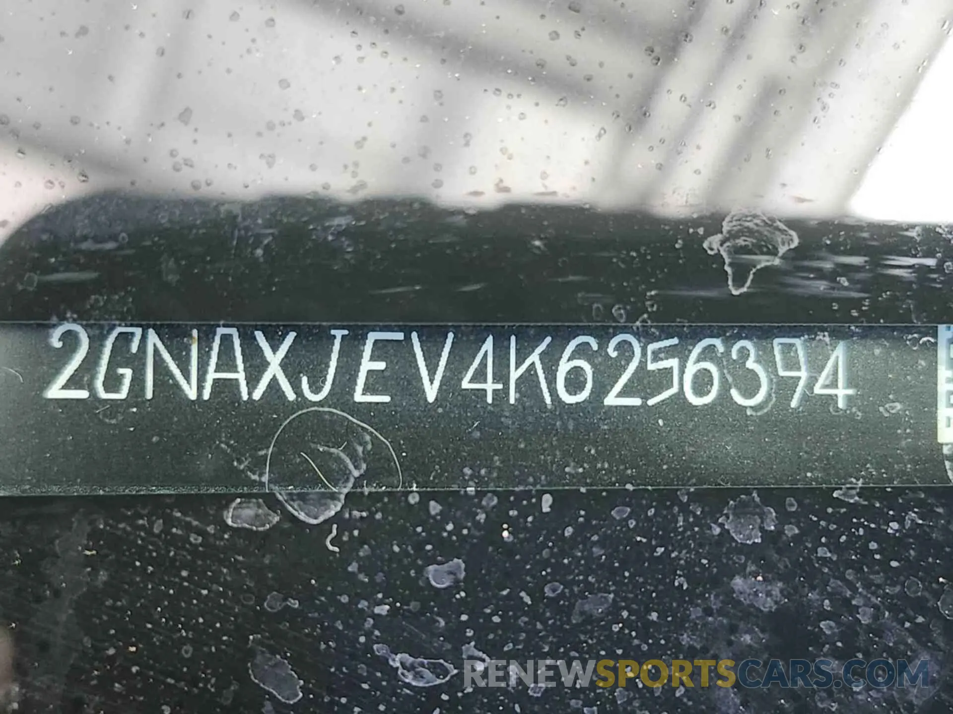 4 Photograph of a damaged car 2GNAXJEV4K6256394 CHEVROLET EQUINOX 2019