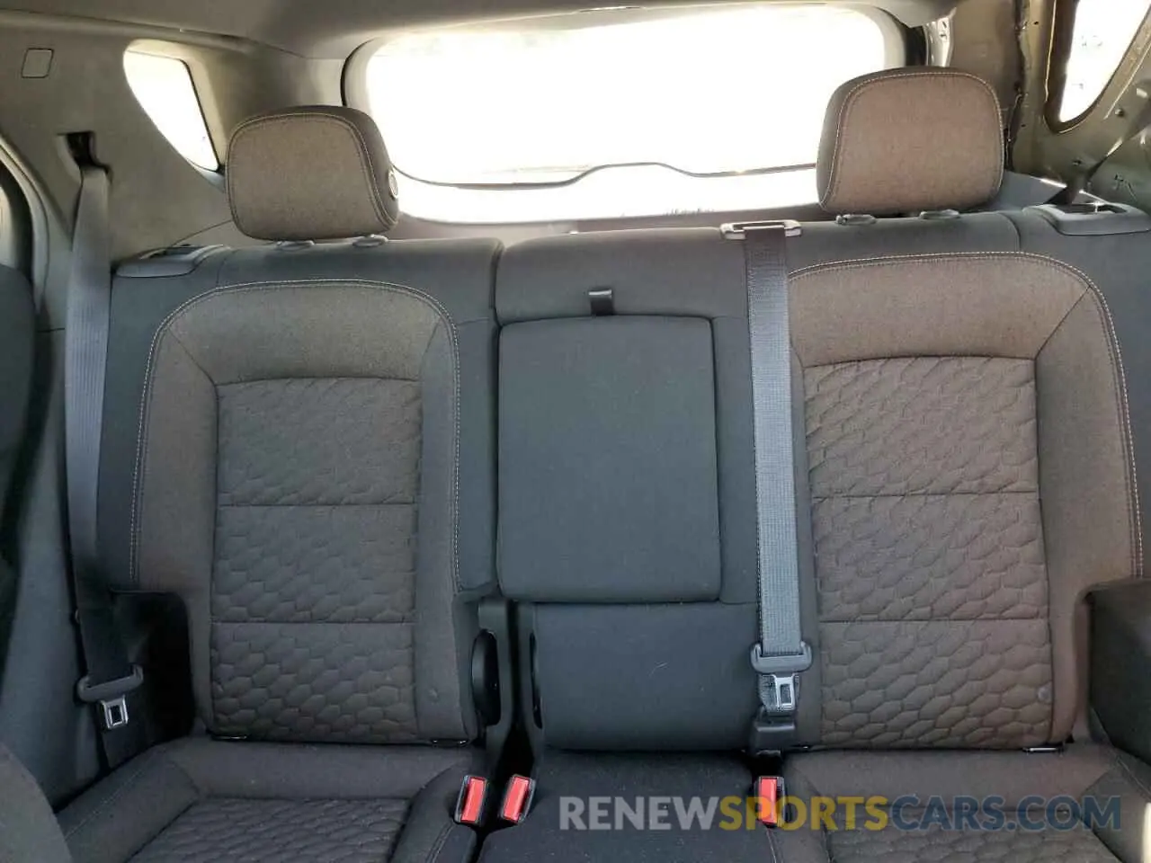 10 Photograph of a damaged car 2GNAXJEV5K6271342 CHEVROLET EQUINOX 2019