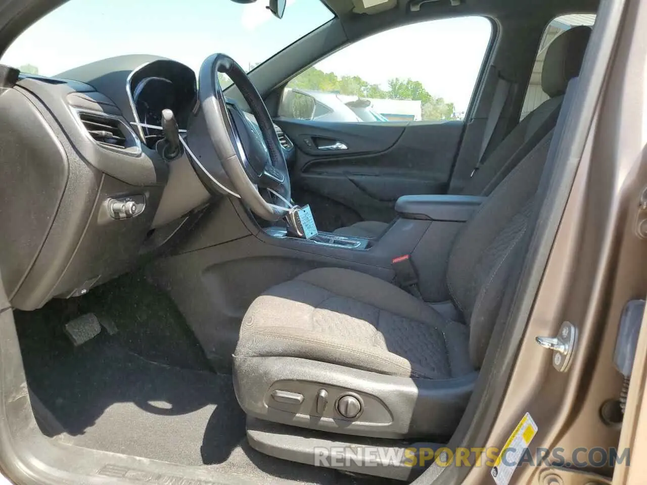 7 Photograph of a damaged car 2GNAXJEV5K6271342 CHEVROLET EQUINOX 2019