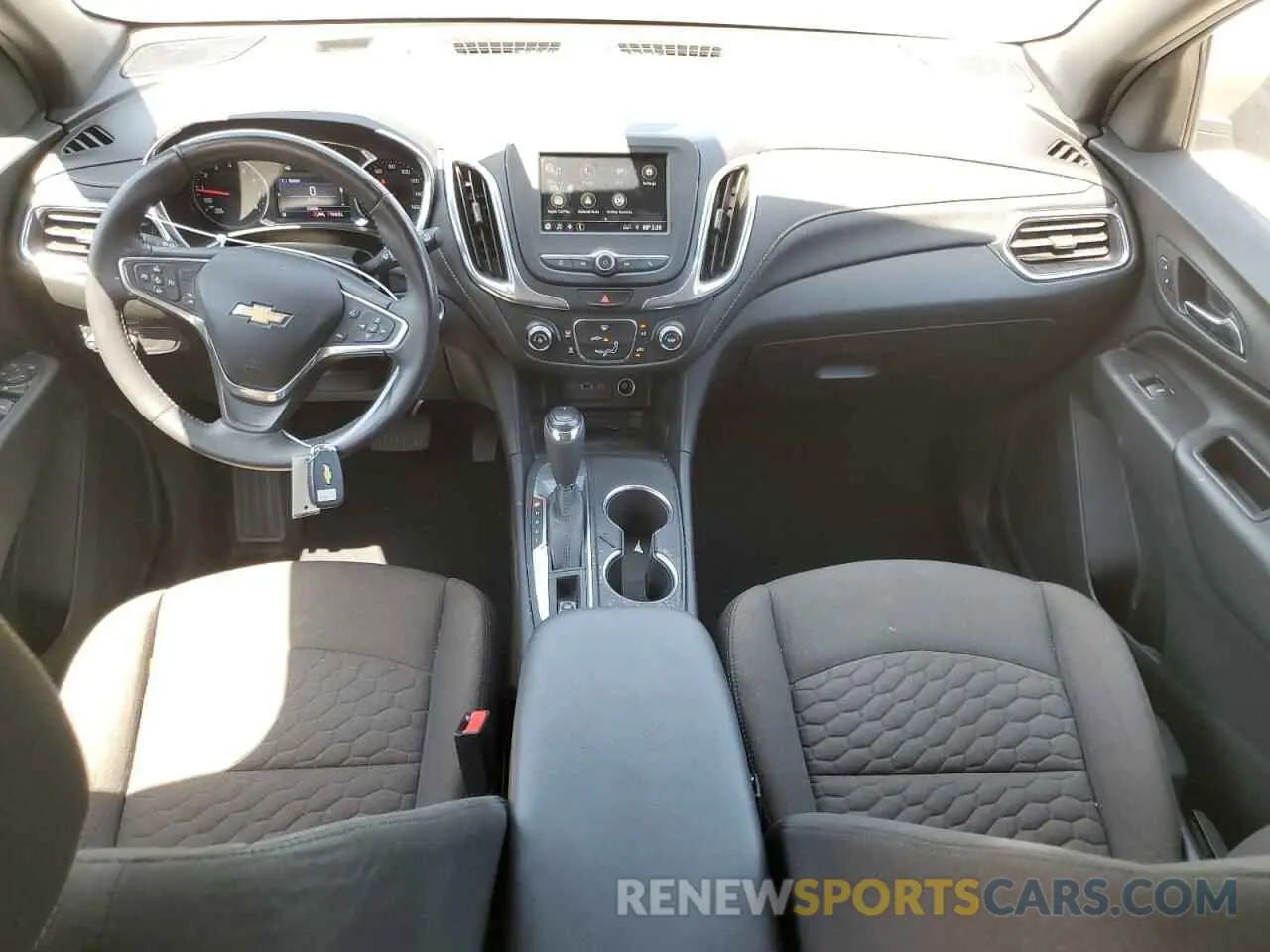8 Photograph of a damaged car 2GNAXJEV5K6271342 CHEVROLET EQUINOX 2019